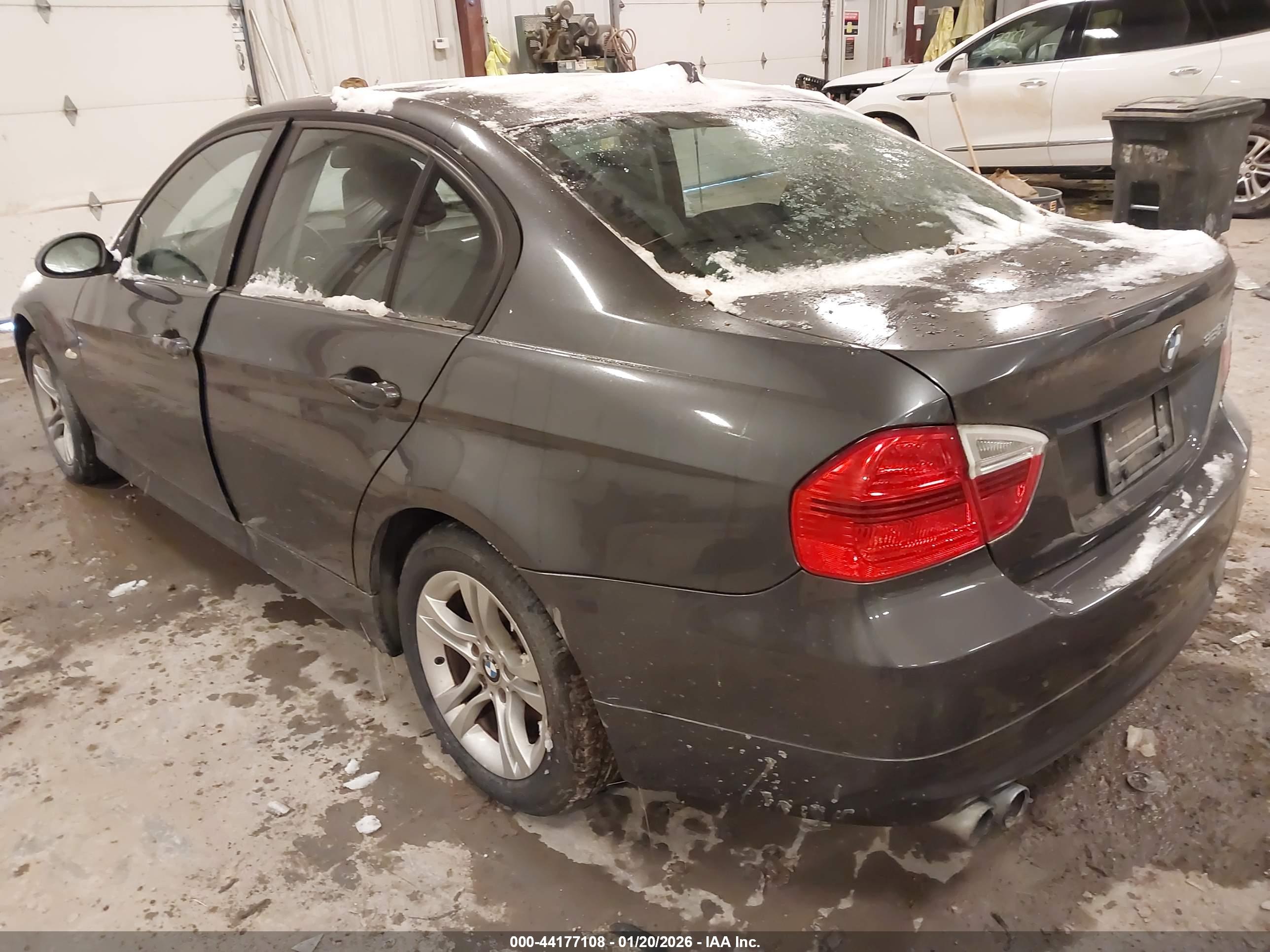 BMW 328XI image 3