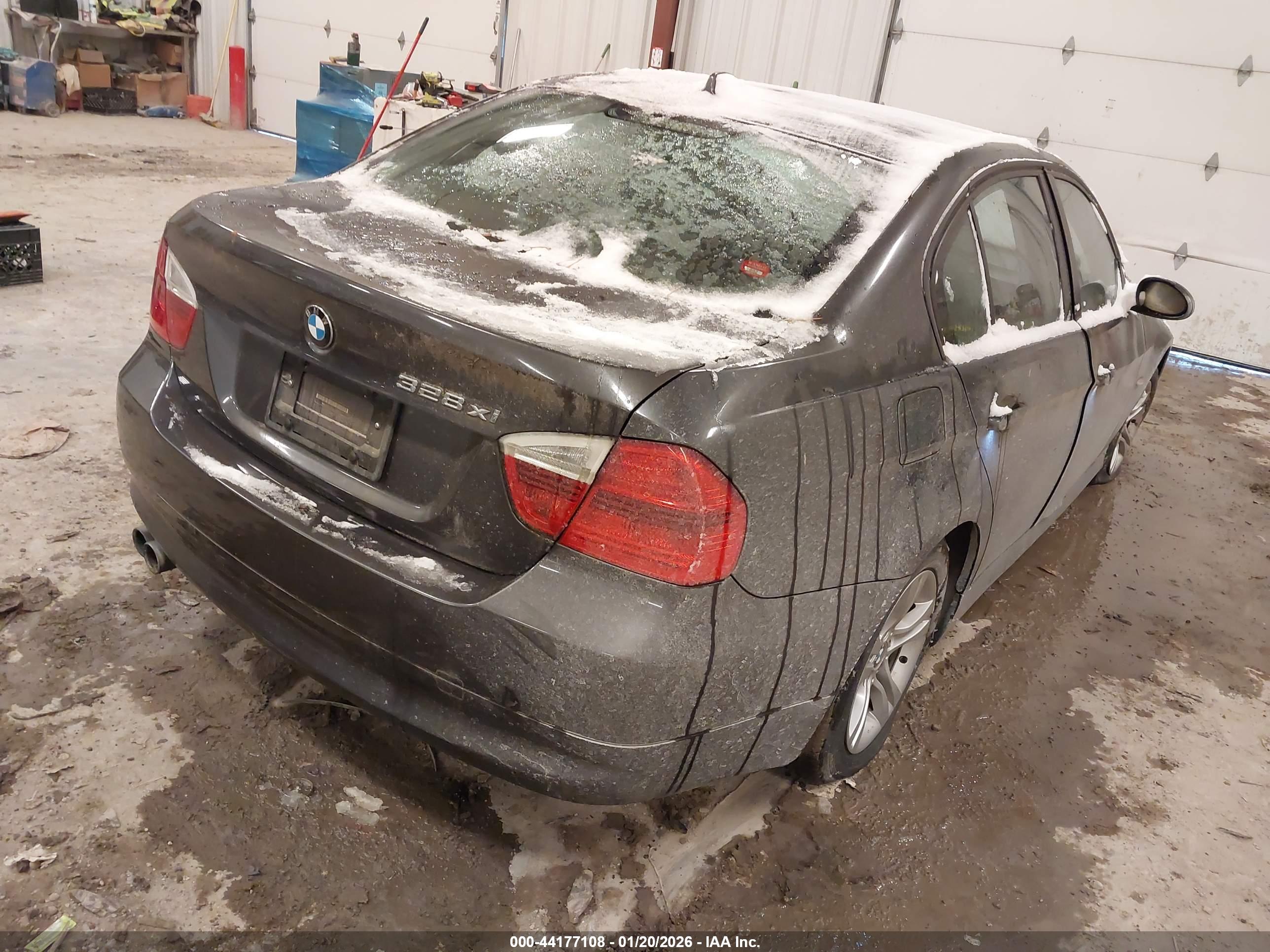 BMW 328XI image 4