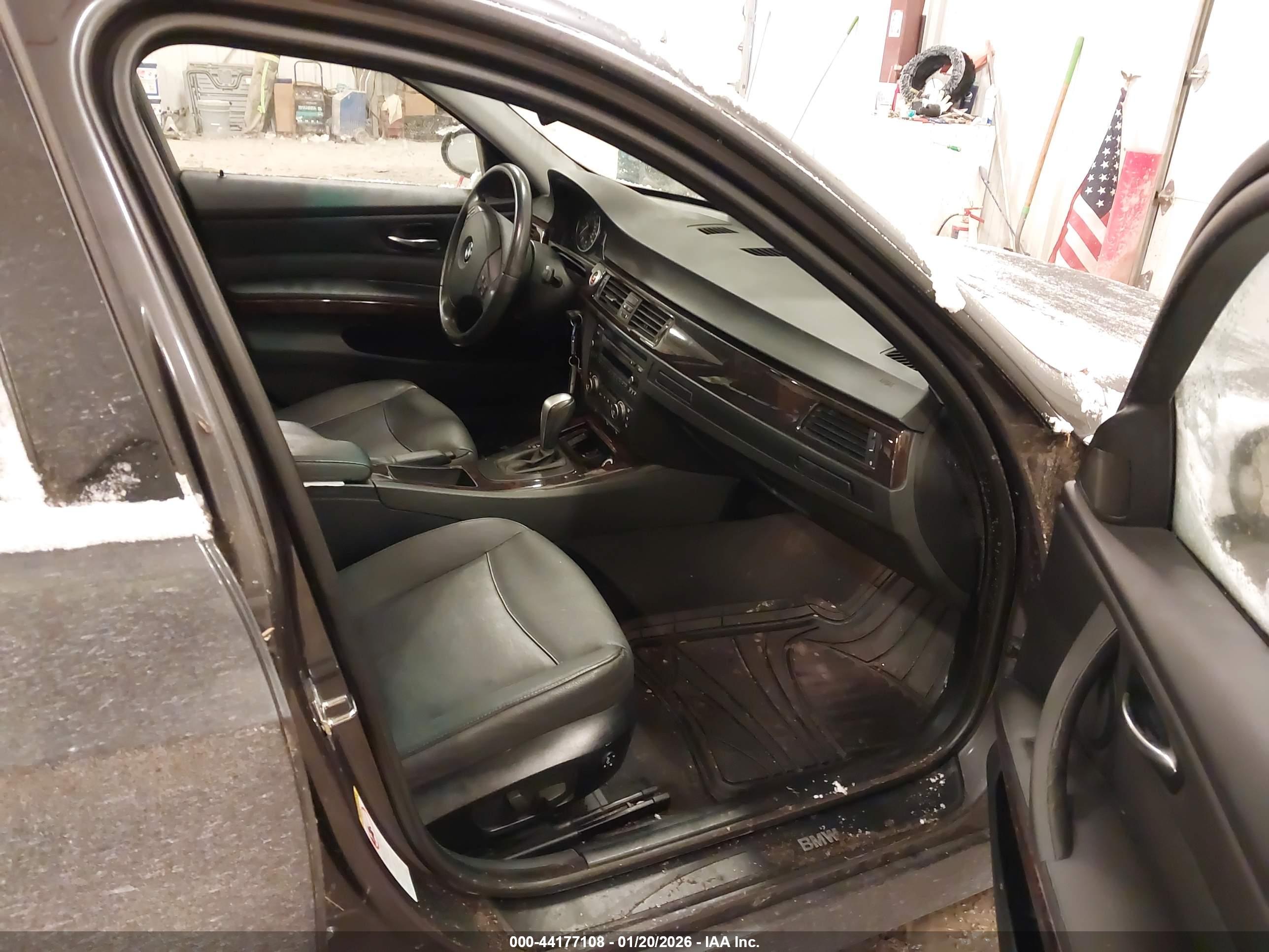 BMW 328XI image 5