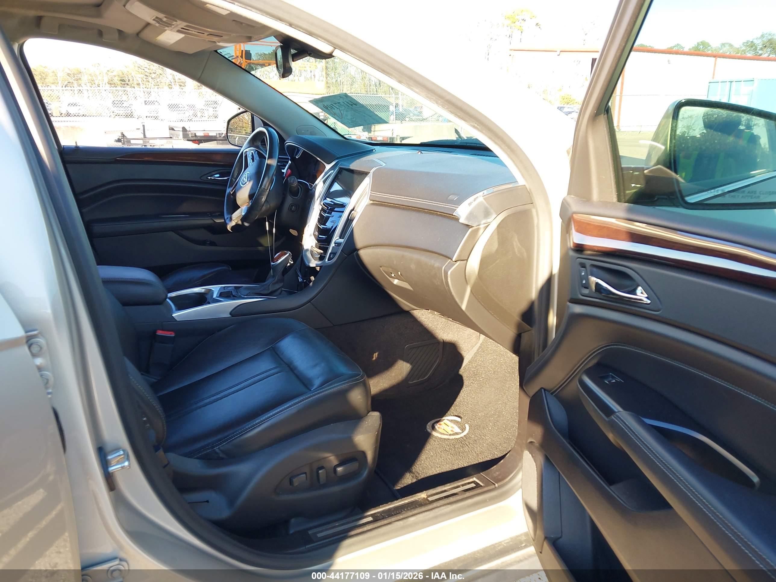 CADILLAC SRX image 5