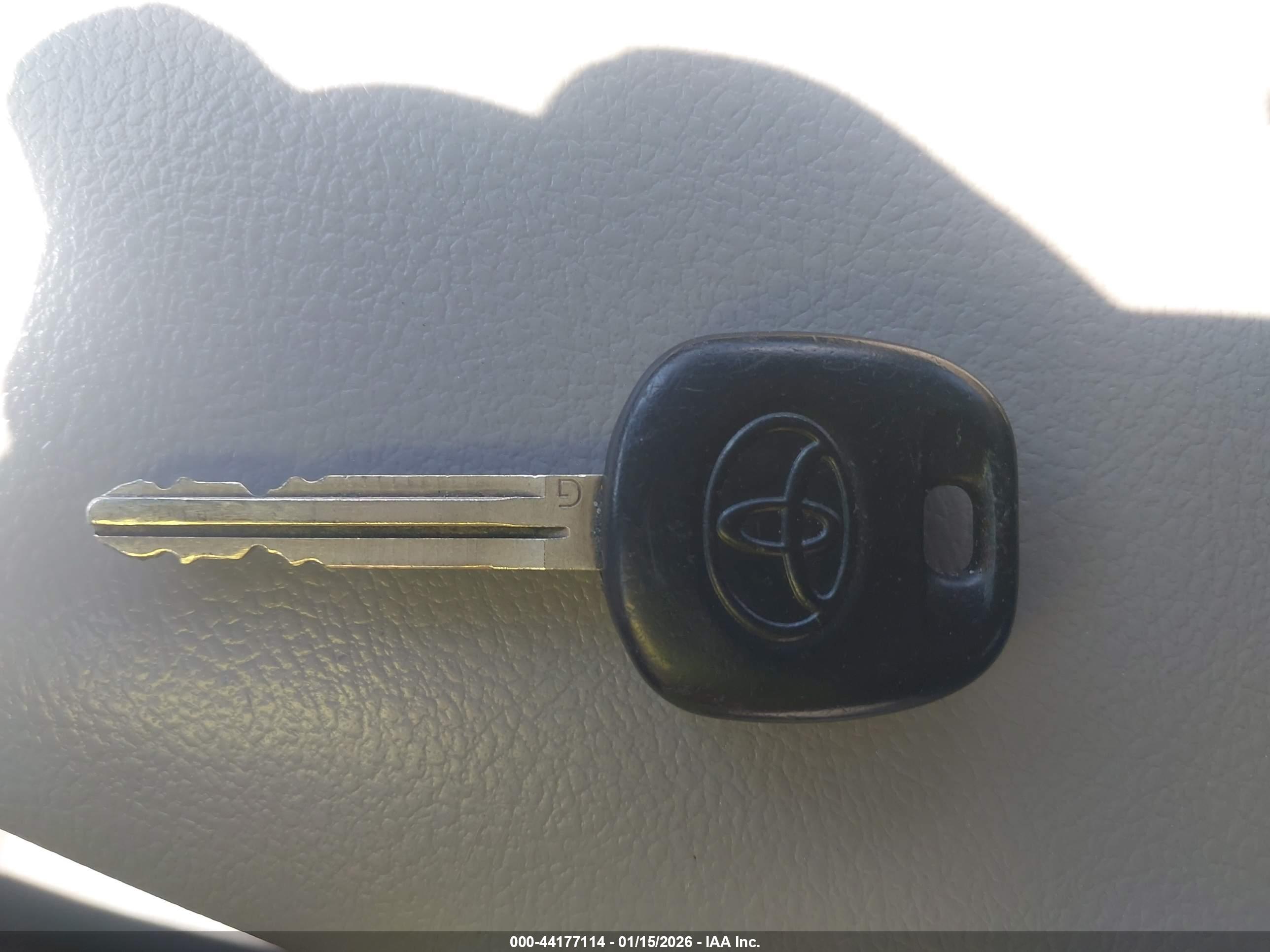 TOYOTA COROLLA image 11