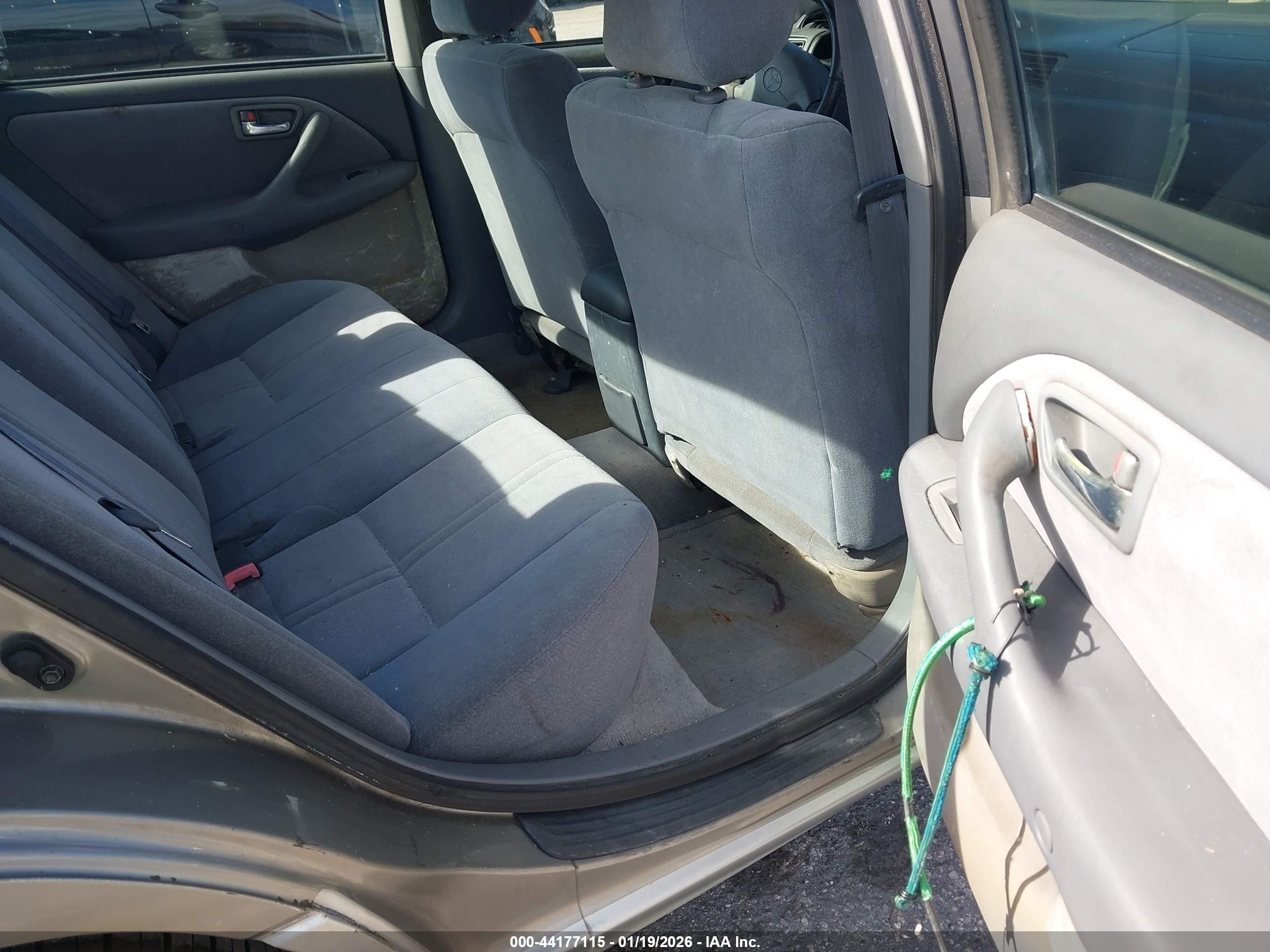 TOYOTA CAMRY image 8