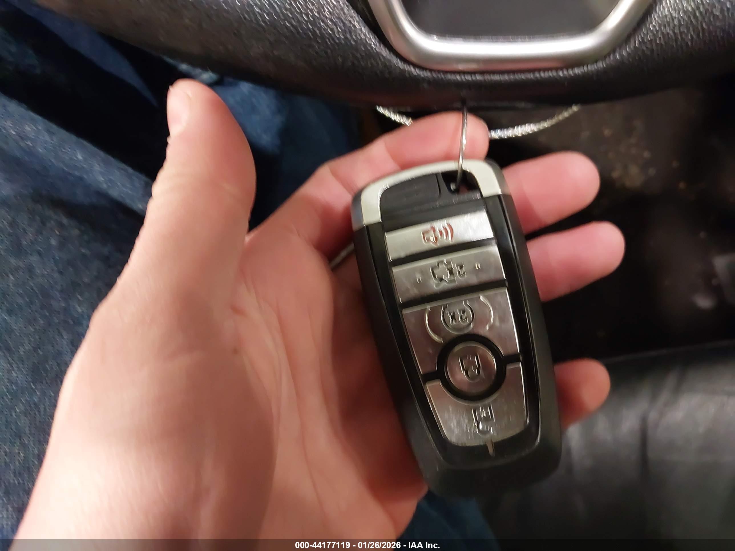 FORD FUSION image 11