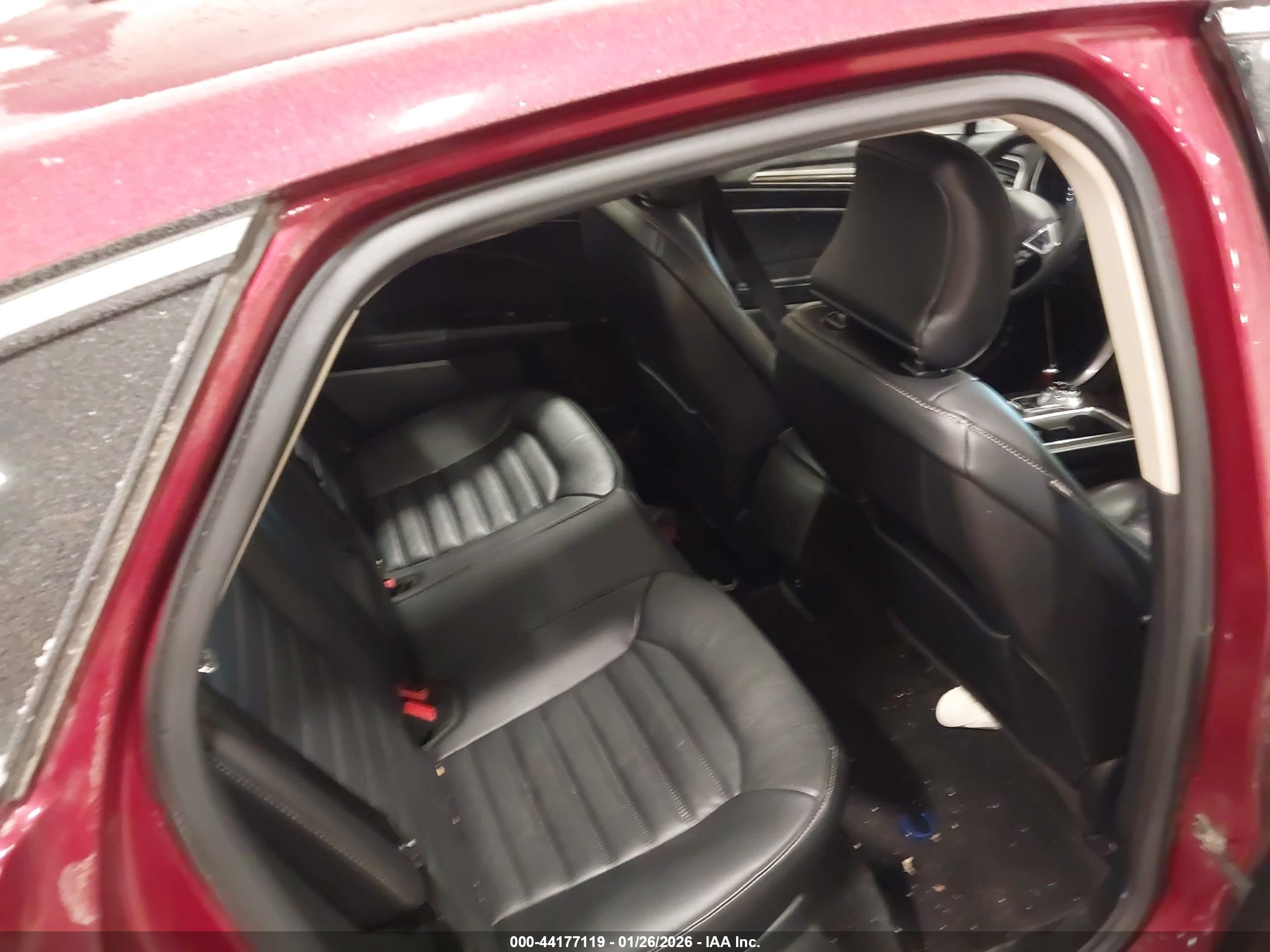 FORD FUSION image 8