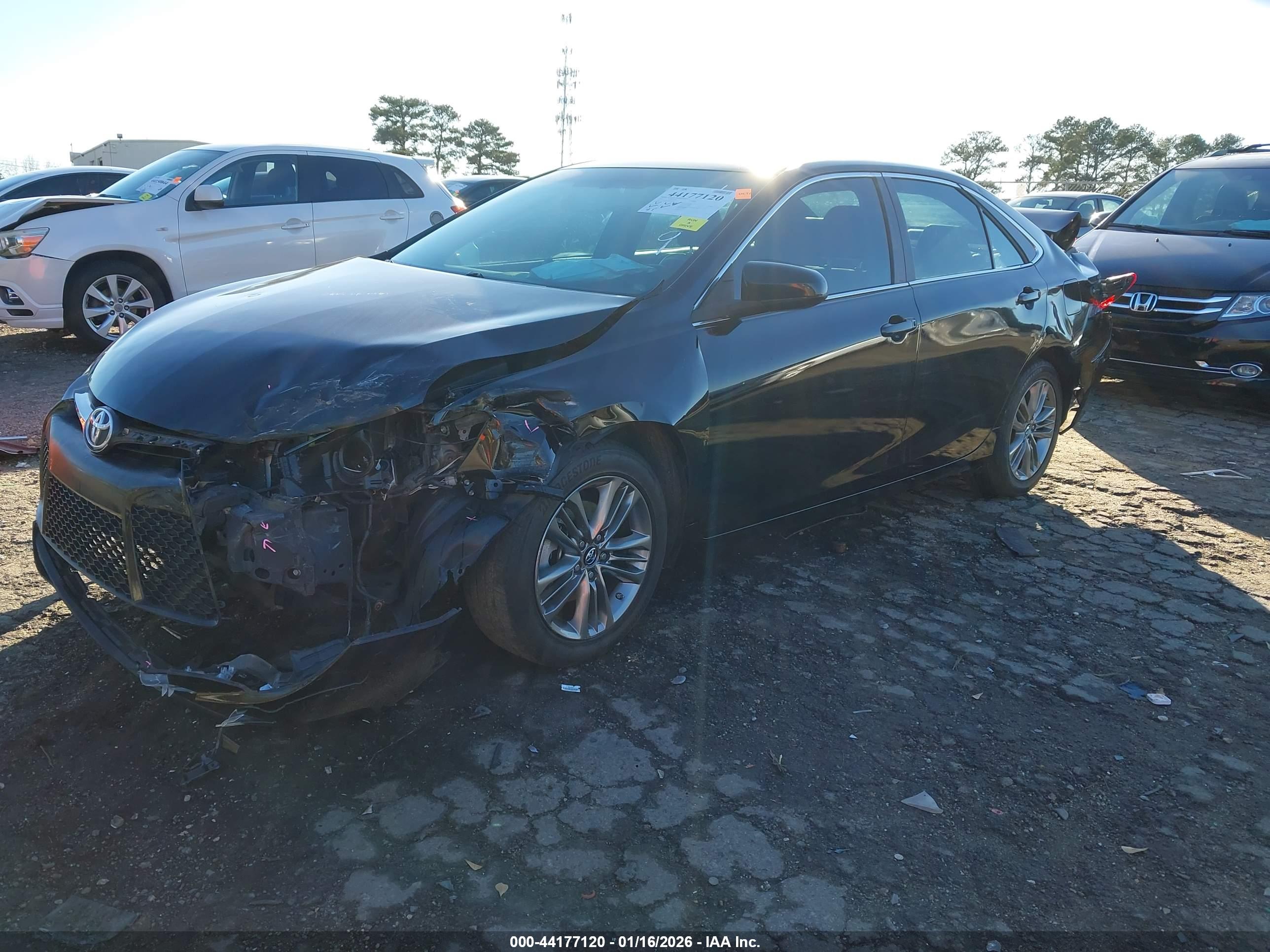 TOYOTA CAMRY image 2