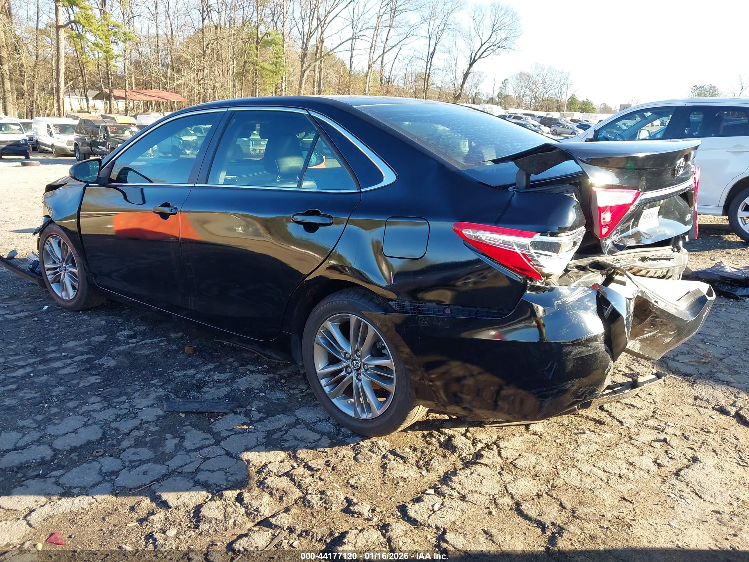 TOYOTA CAMRY image 3