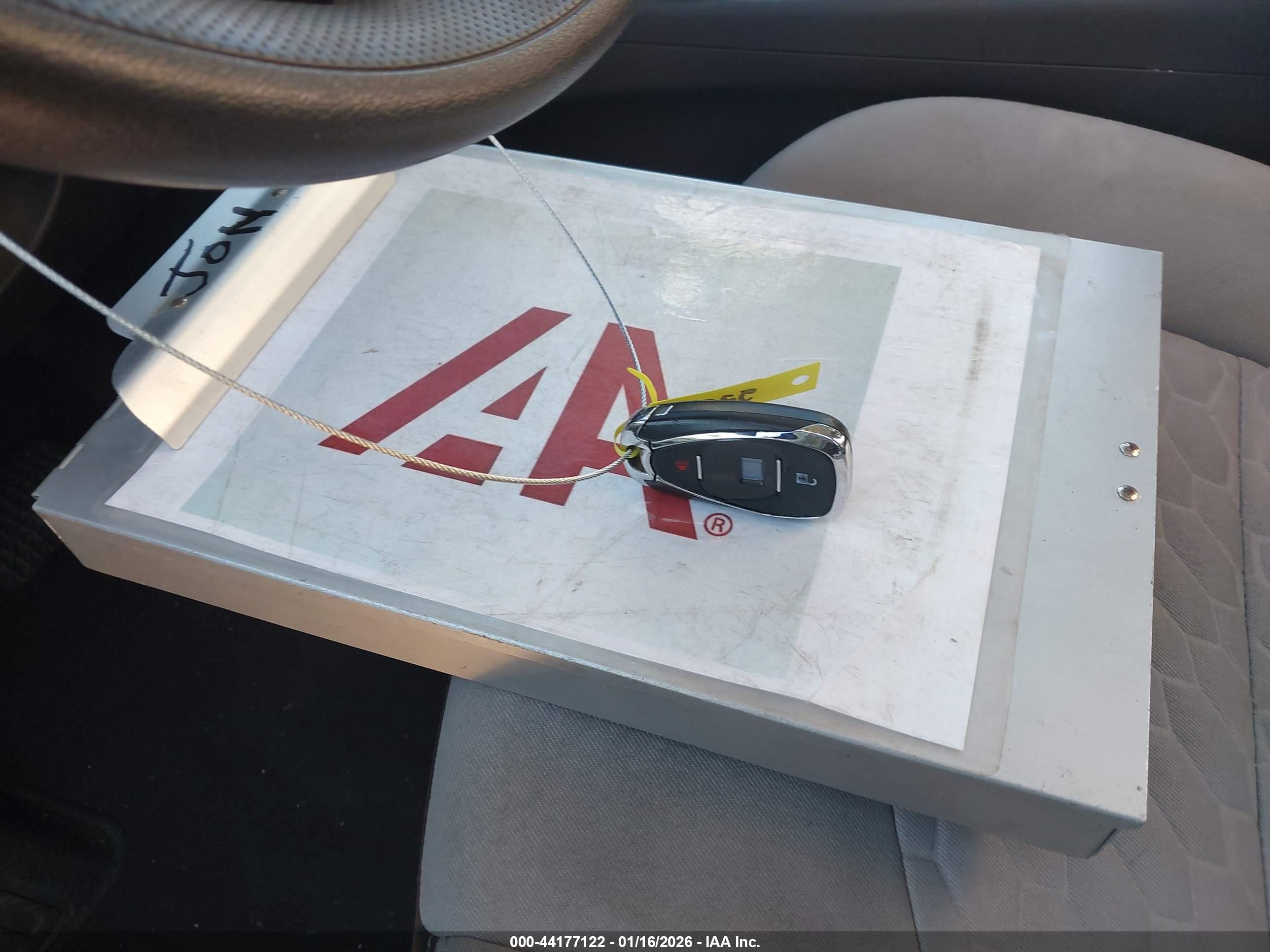 CHEVROLET EQUINOX image 11