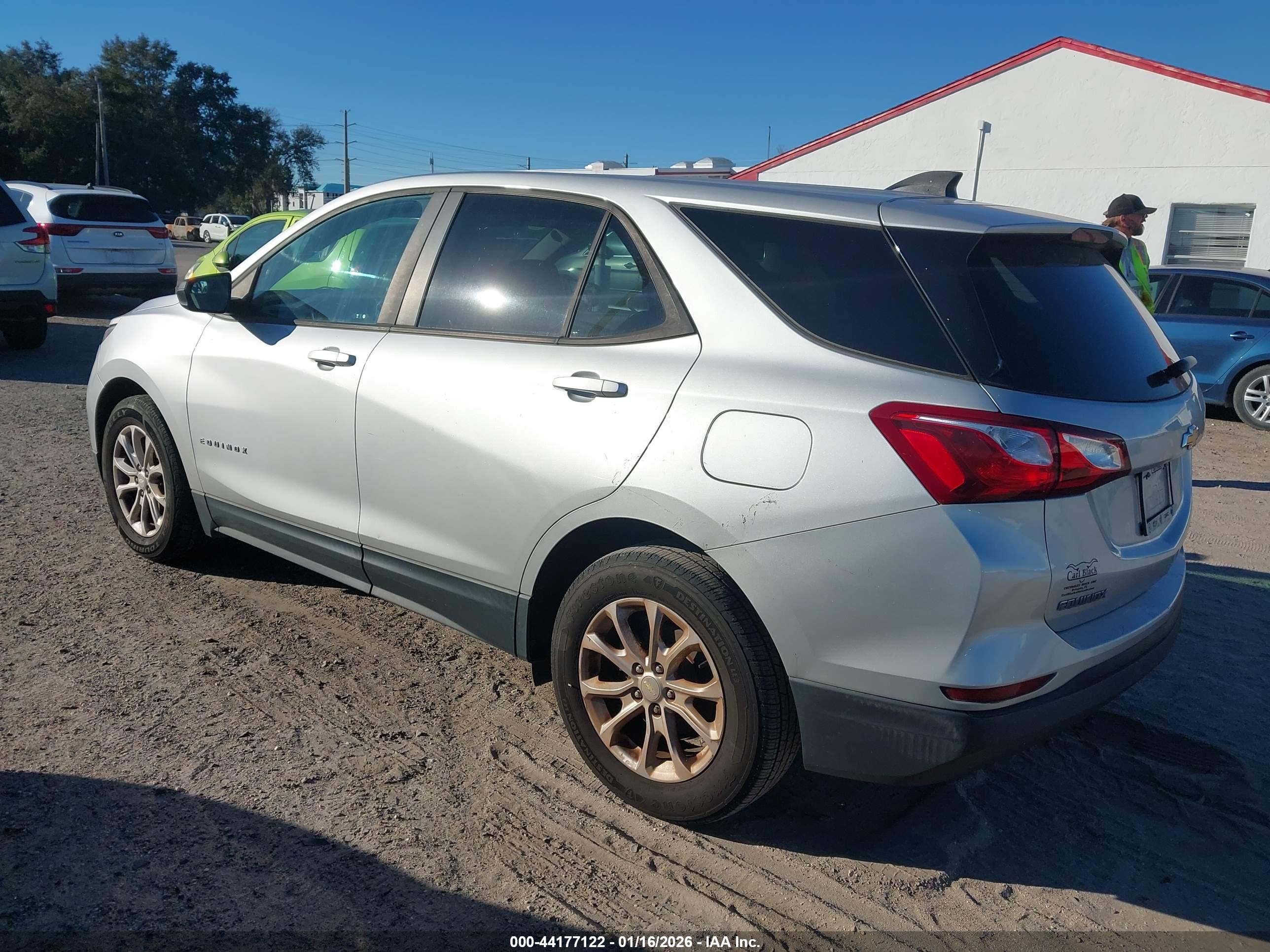 CHEVROLET EQUINOX image 3