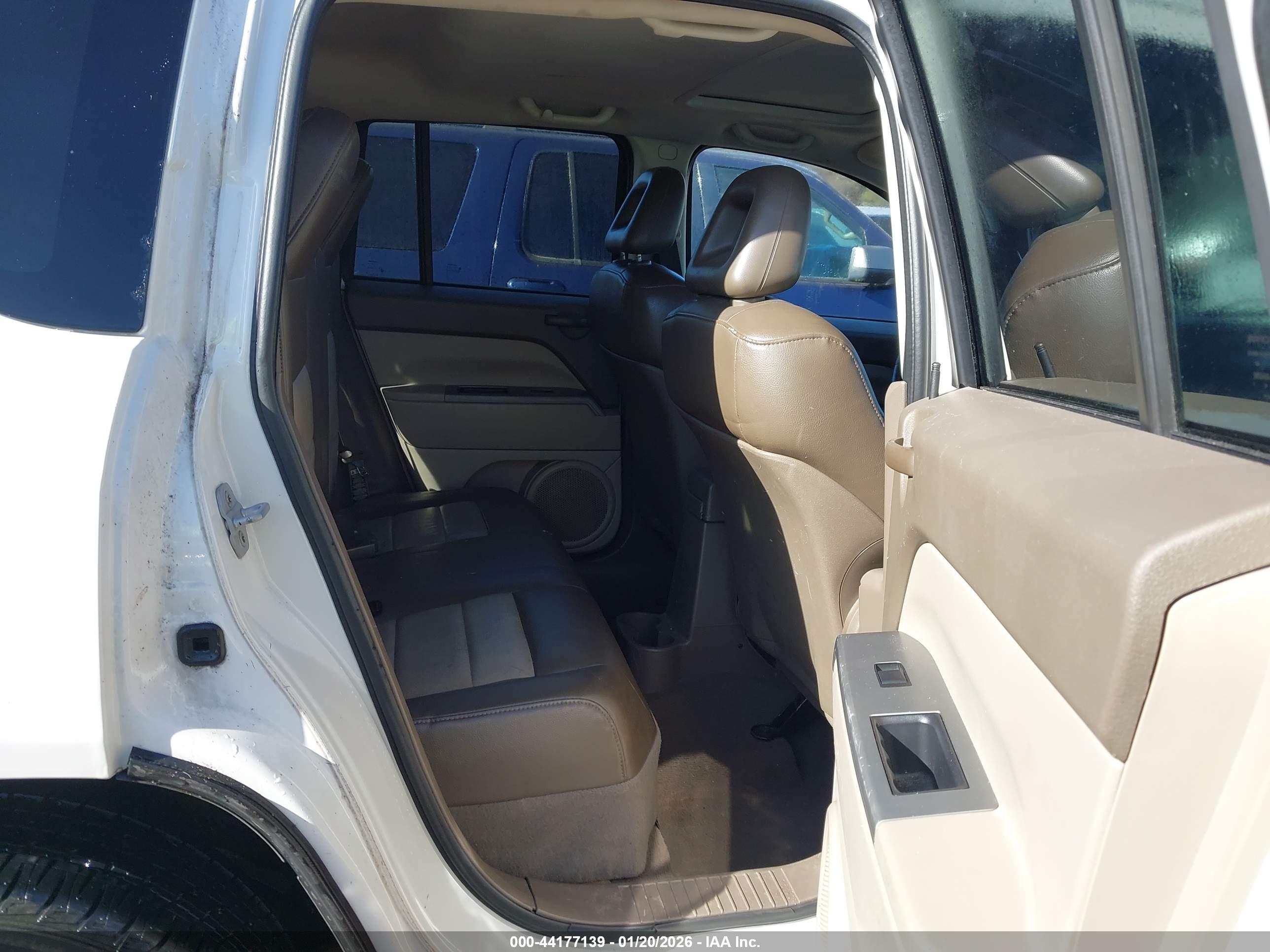 JEEP COMPASS image 8