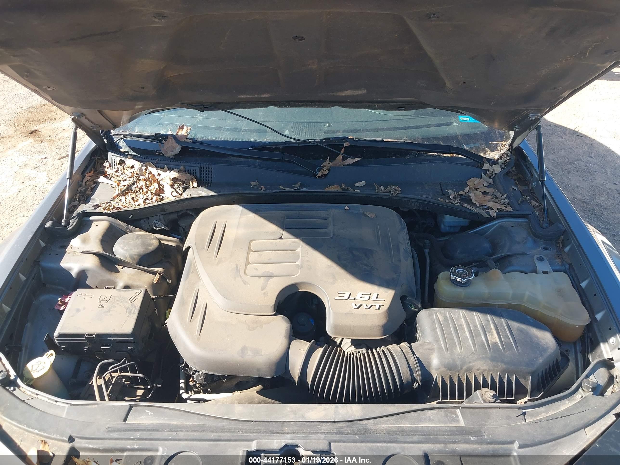 CHRYSLER 300 image 10