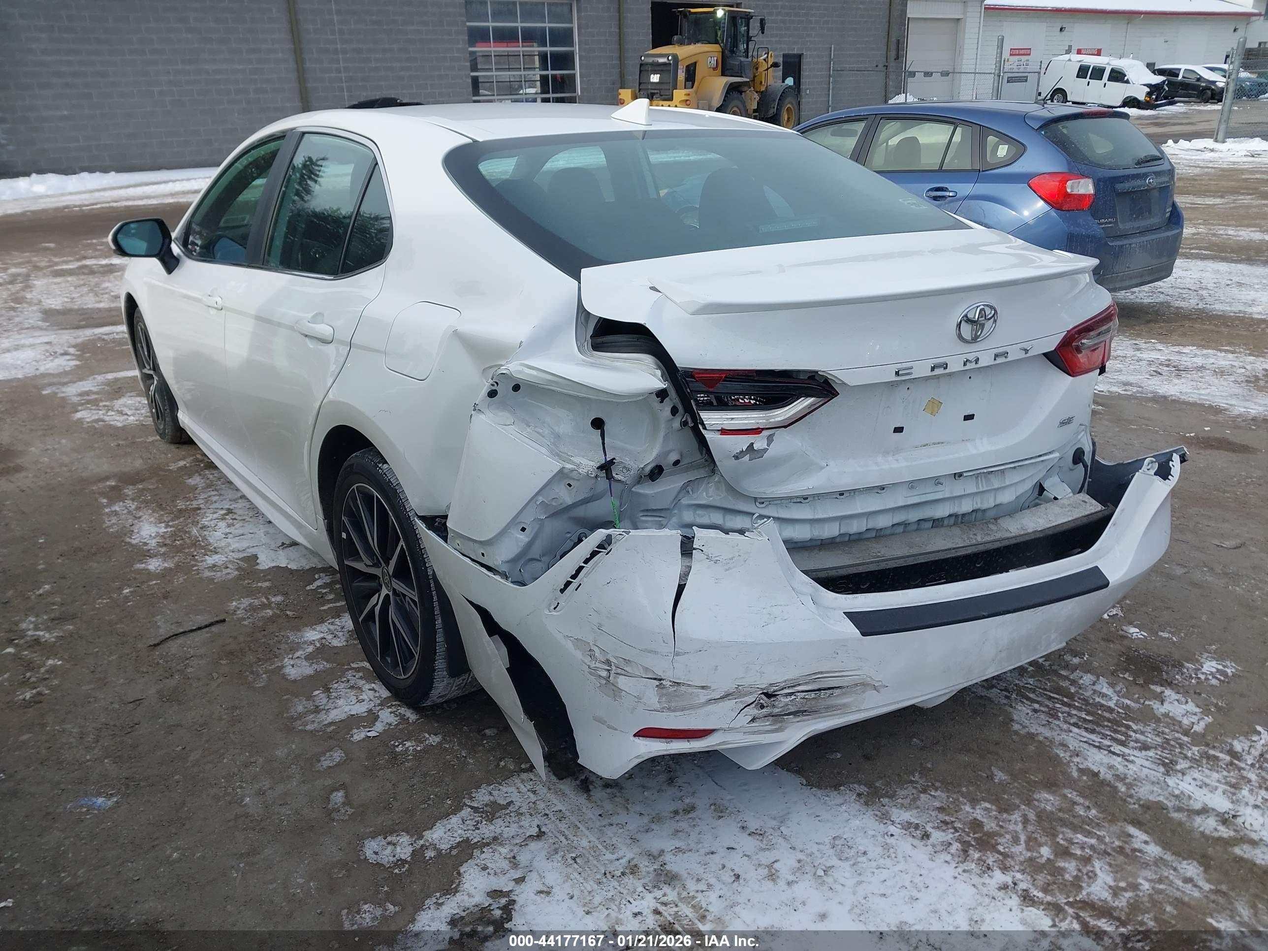 TOYOTA CAMRY image 3