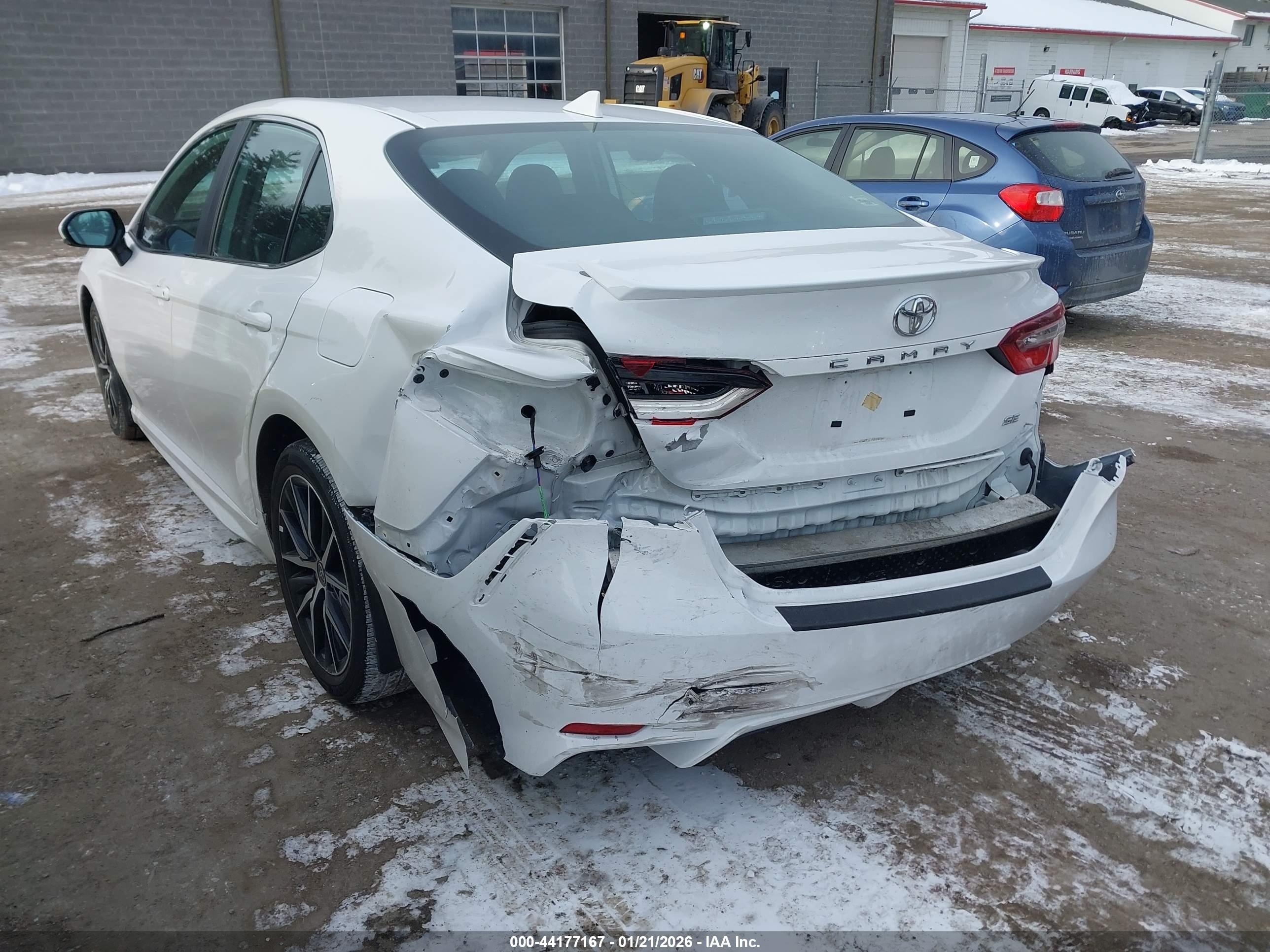 TOYOTA CAMRY image 6