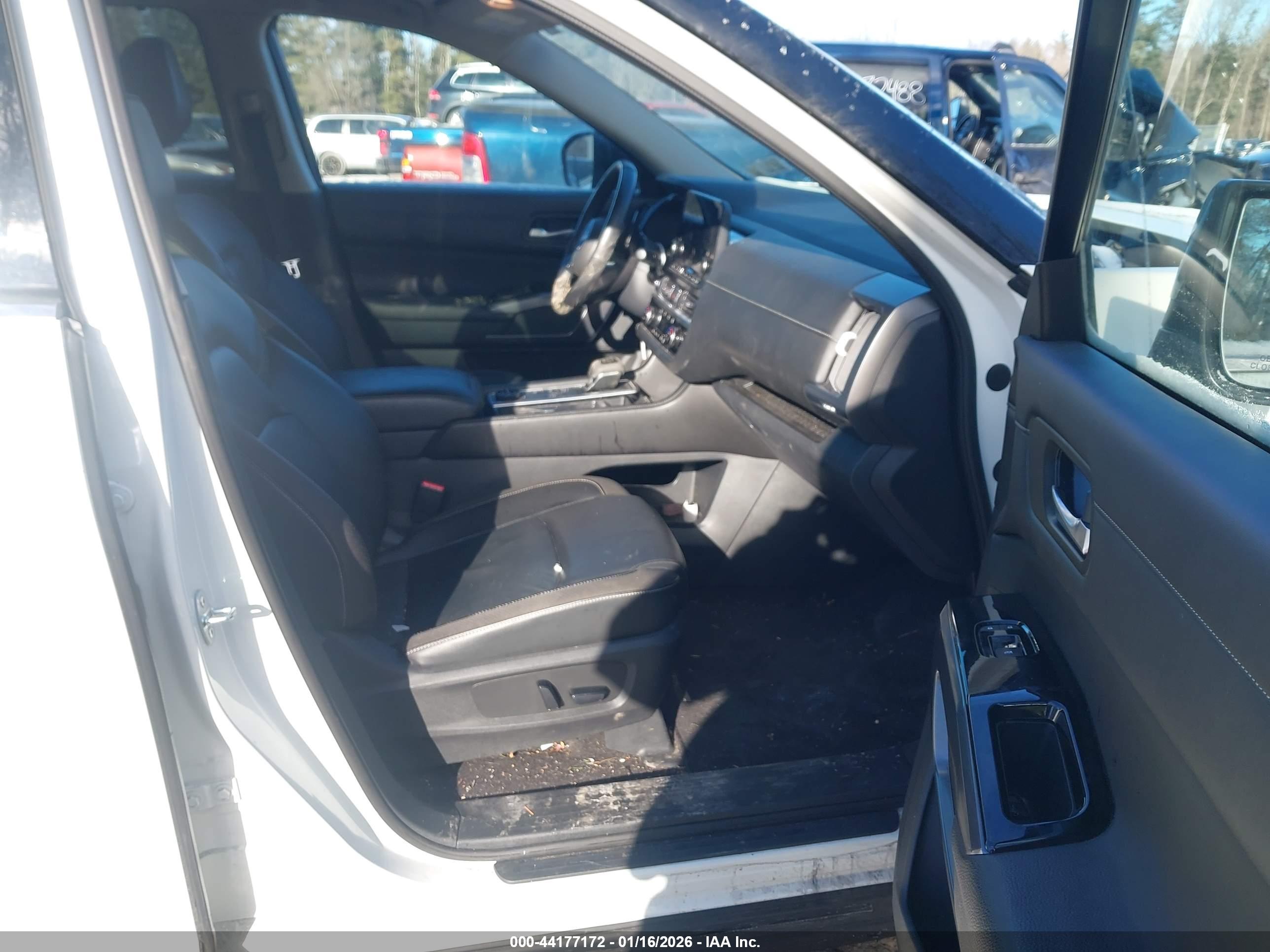 NISSAN PATHFINDER image 5