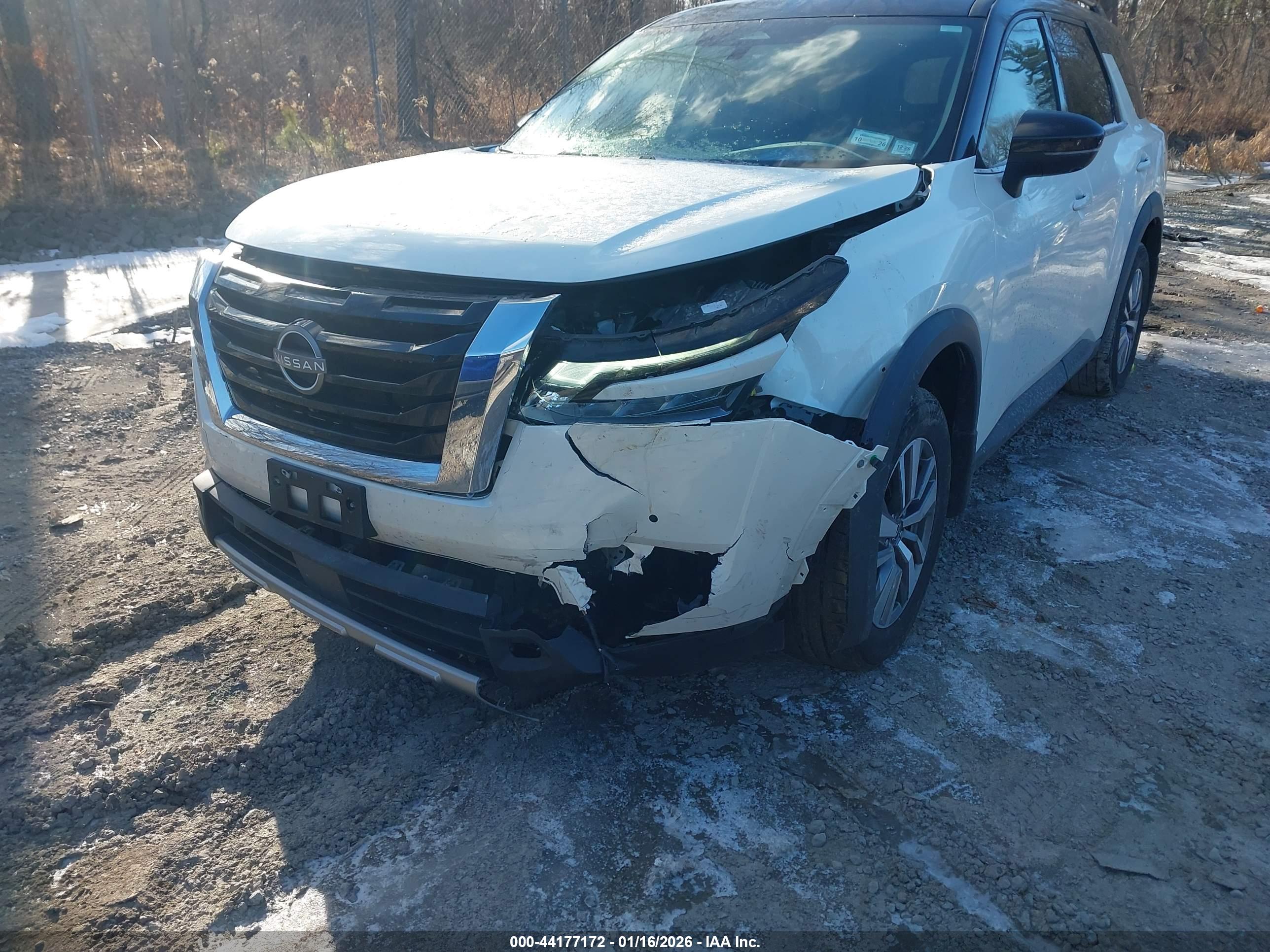 NISSAN PATHFINDER image 6