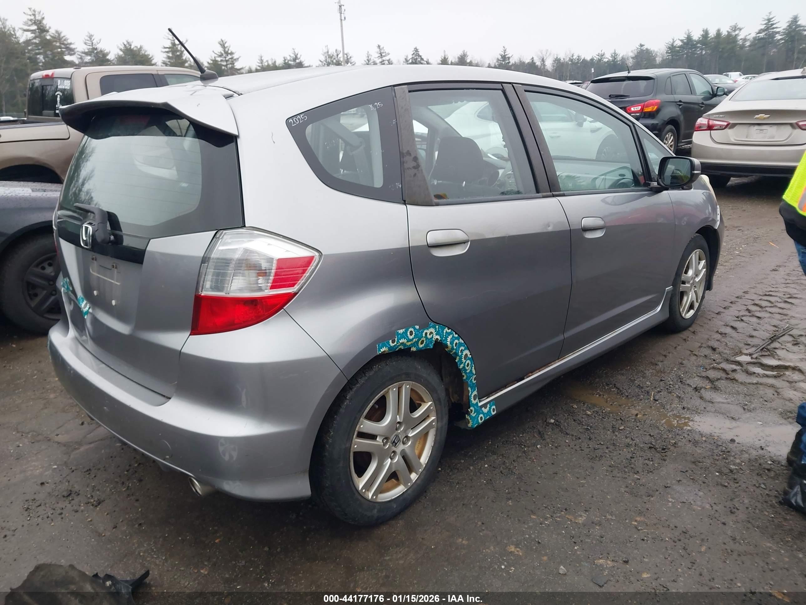 HONDA FIT image 4