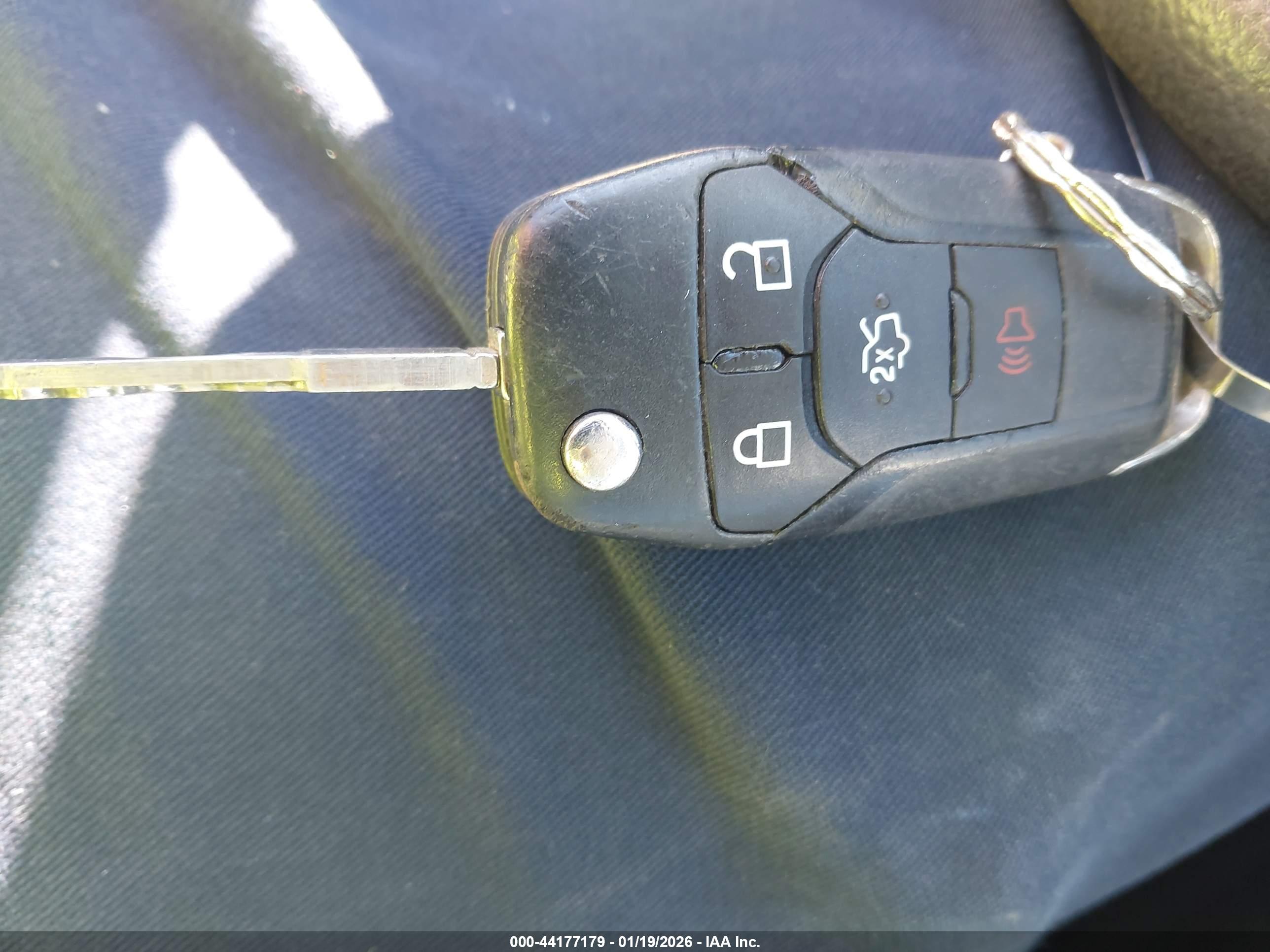 FORD FUSION image 11