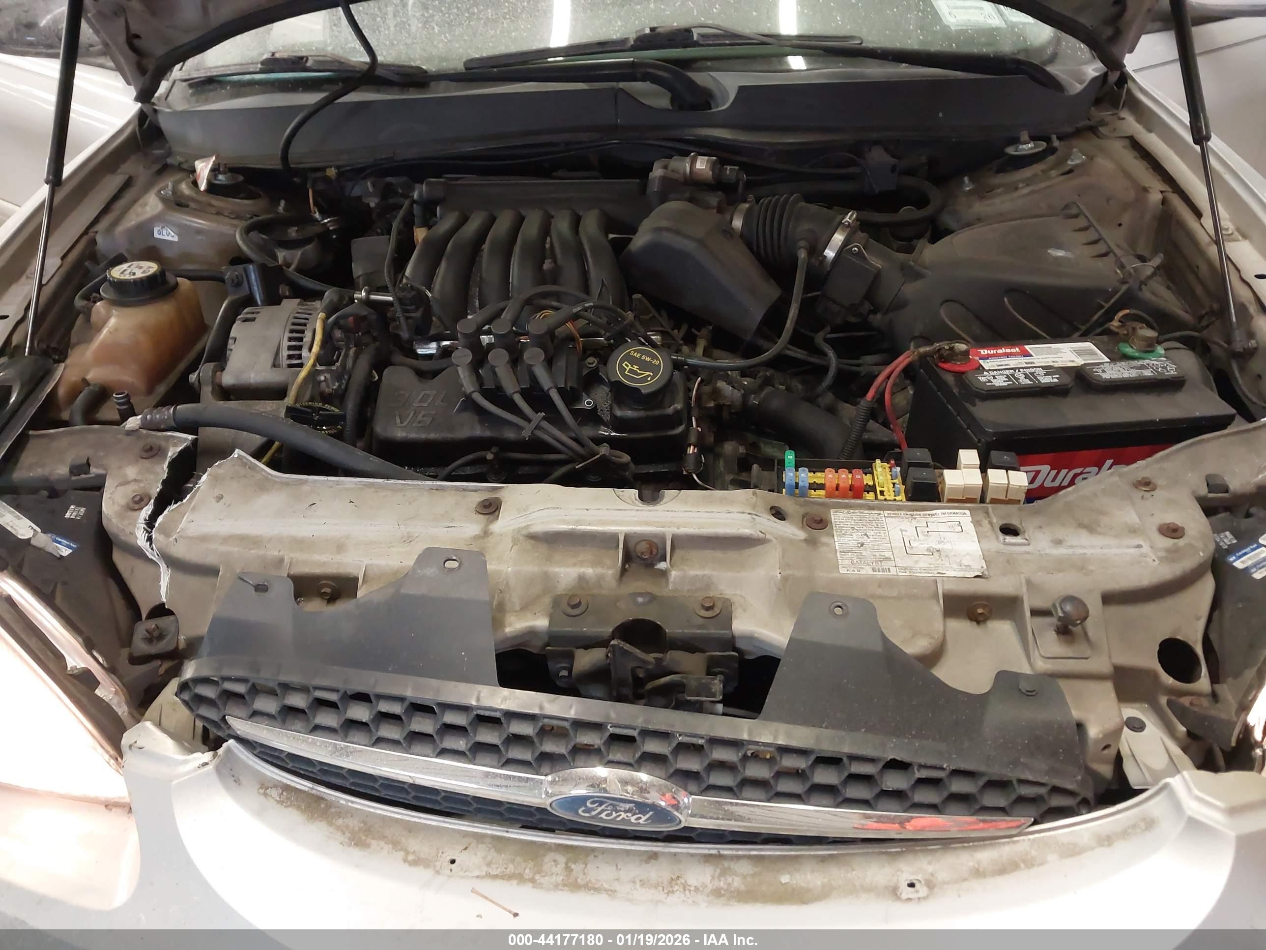 FORD TAURUS image 10