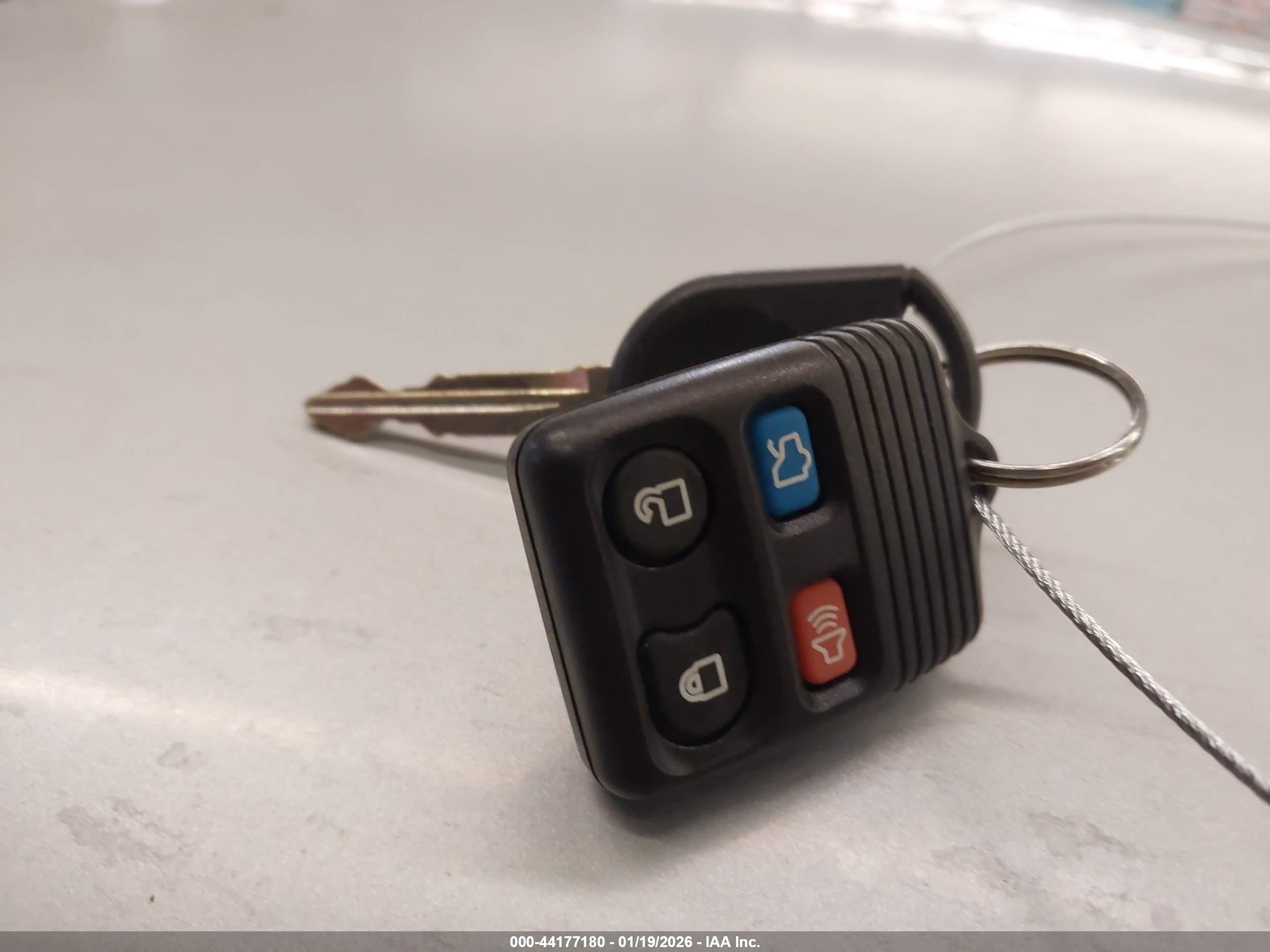 FORD TAURUS image 11