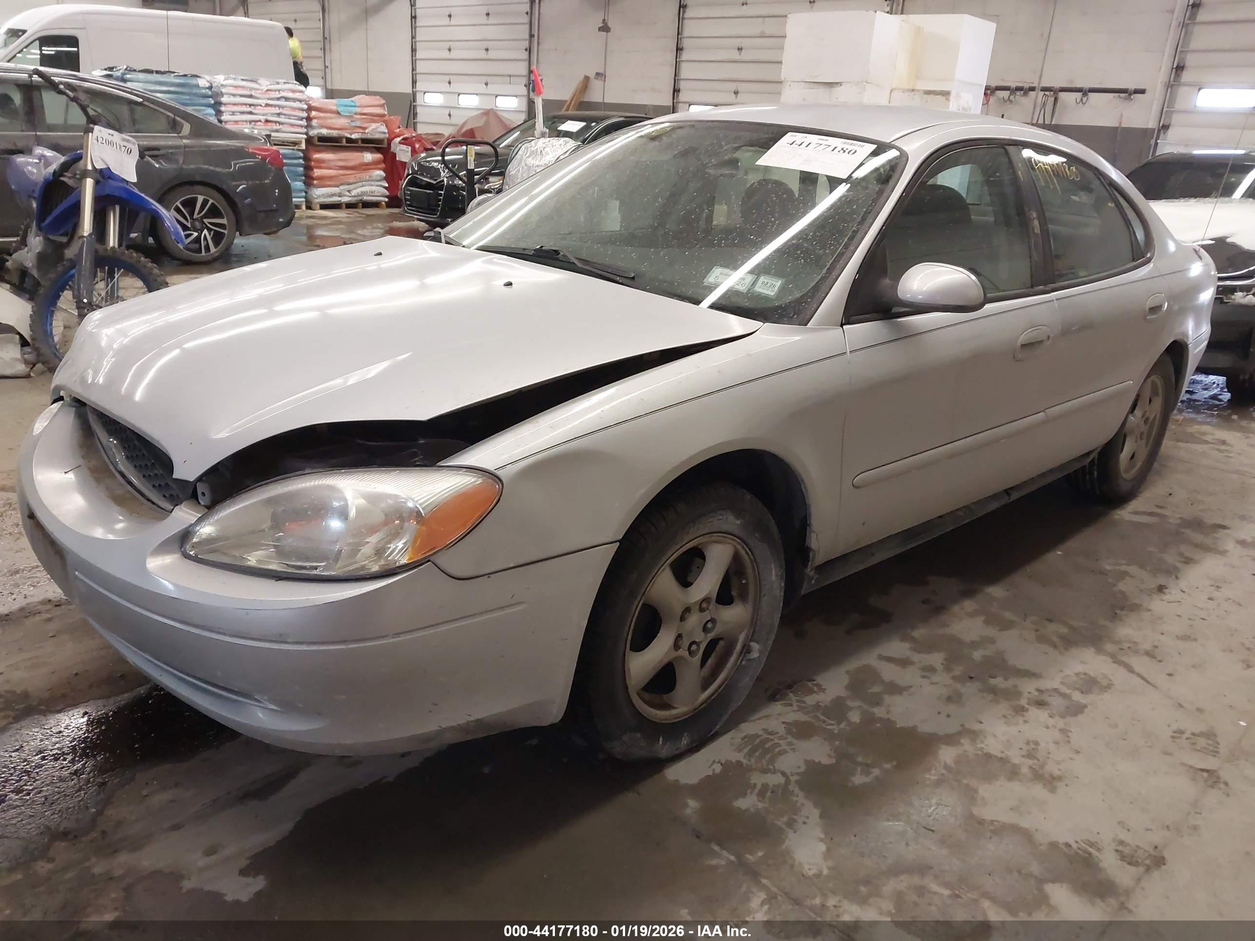 FORD TAURUS image 2
