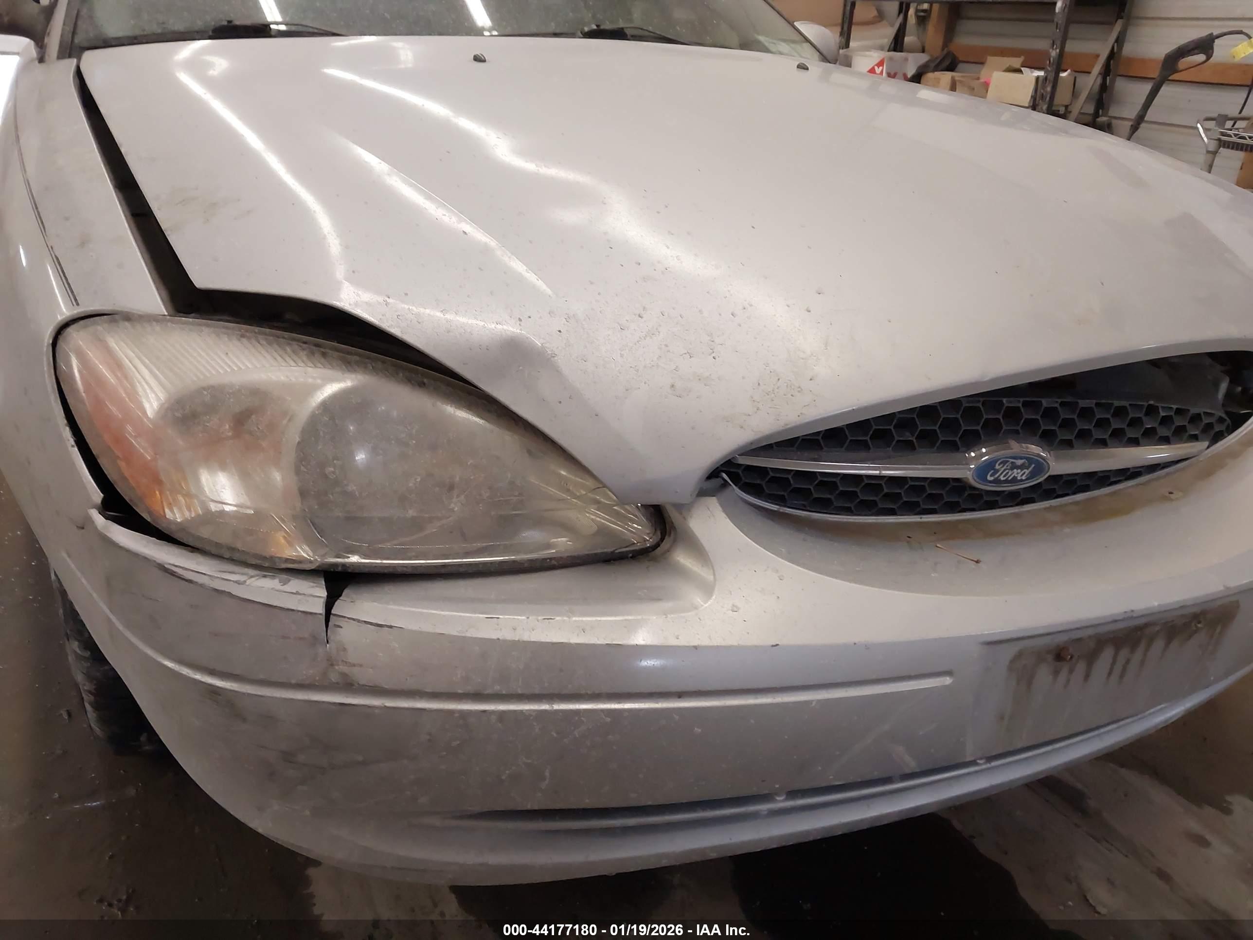 FORD TAURUS image 6