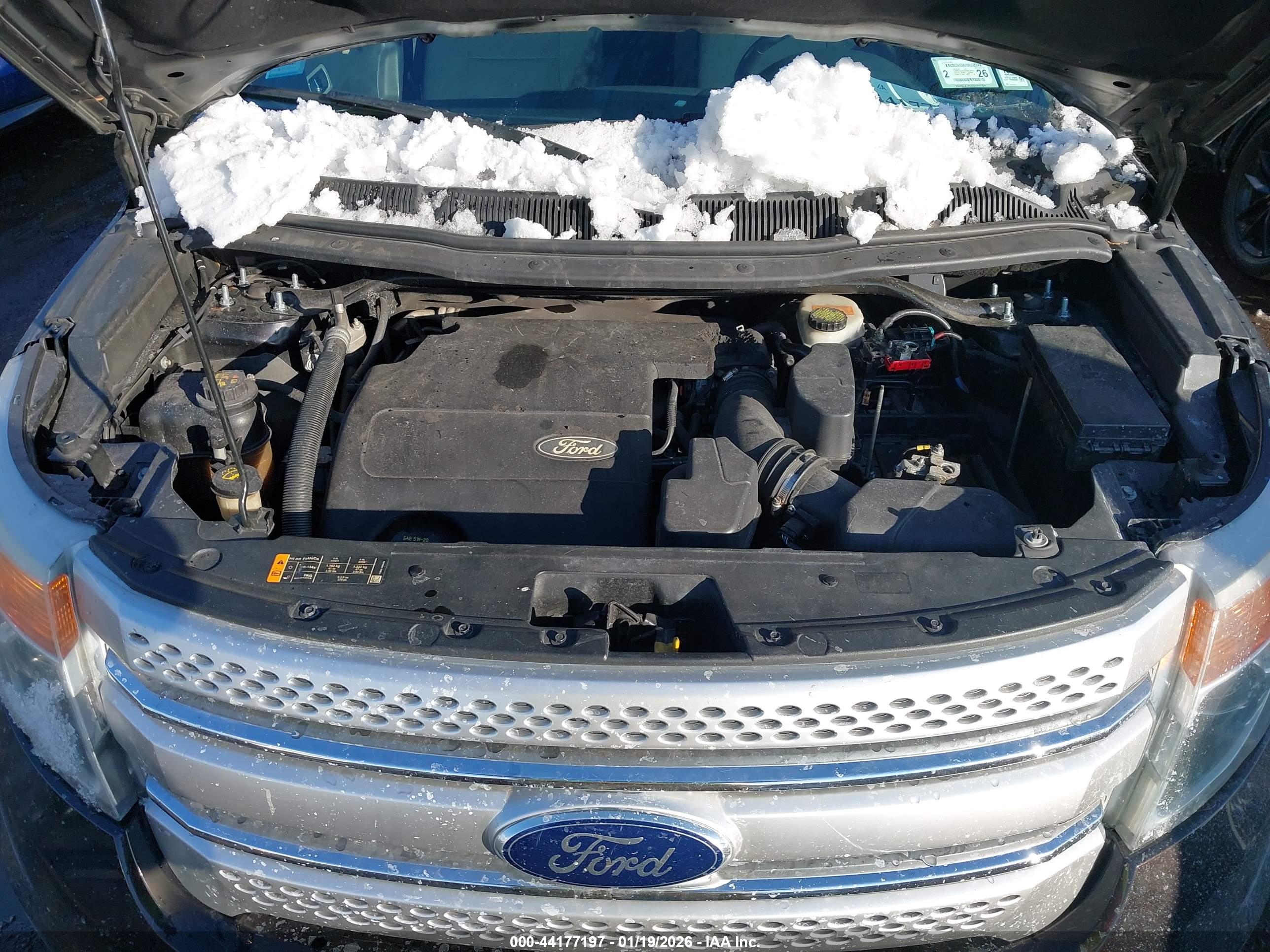 FORD EXPLORER image 10