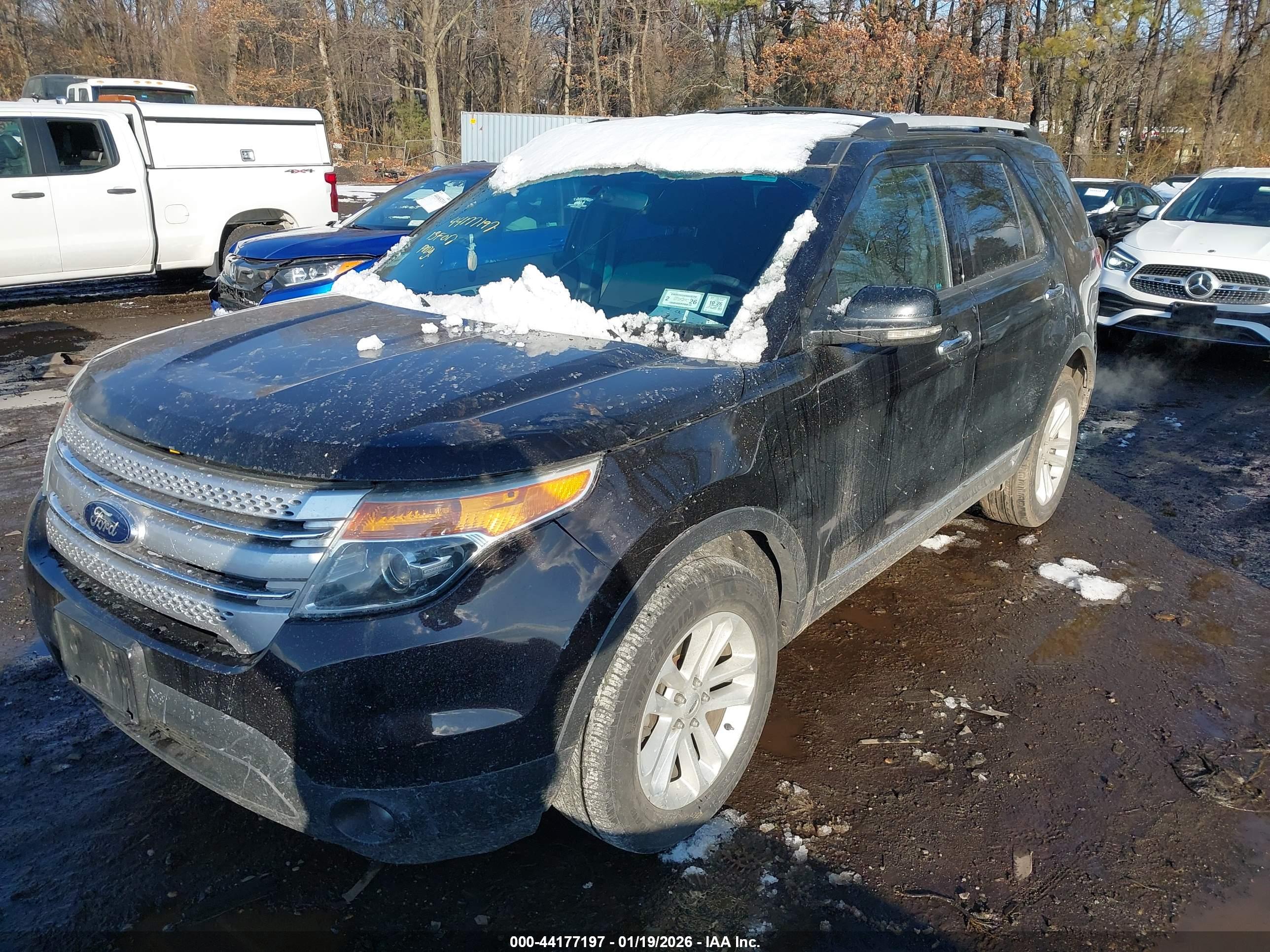 FORD EXPLORER image 2