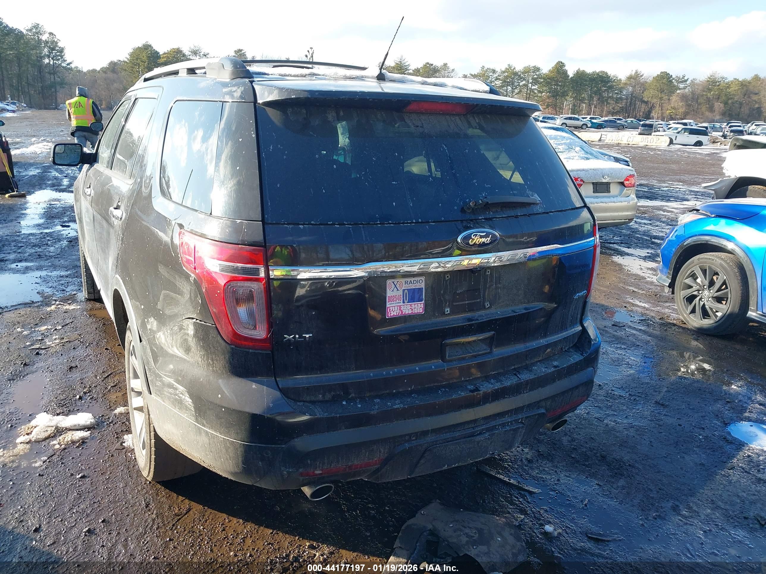 FORD EXPLORER image 6