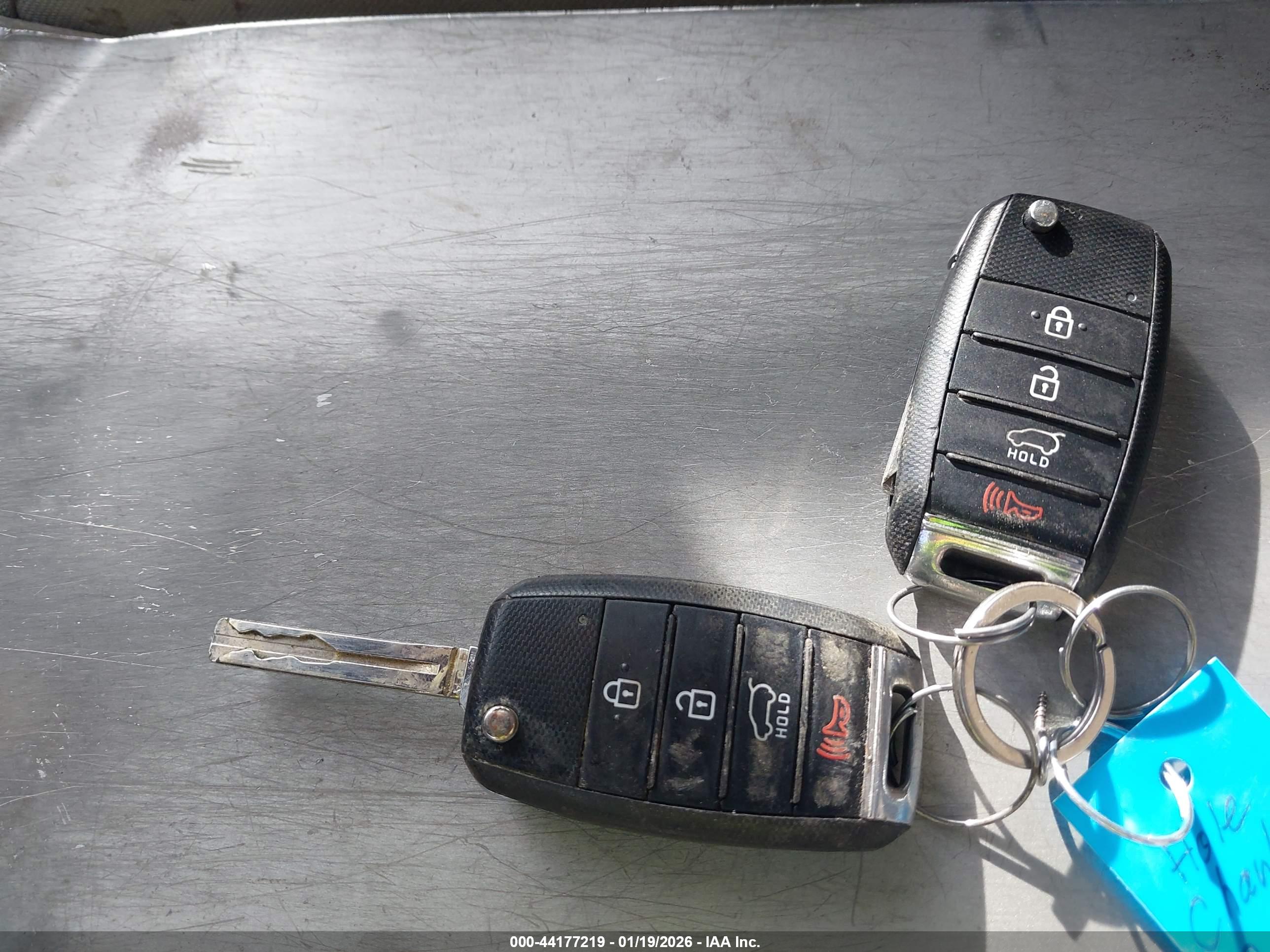 KIA SPORTAGE image 11