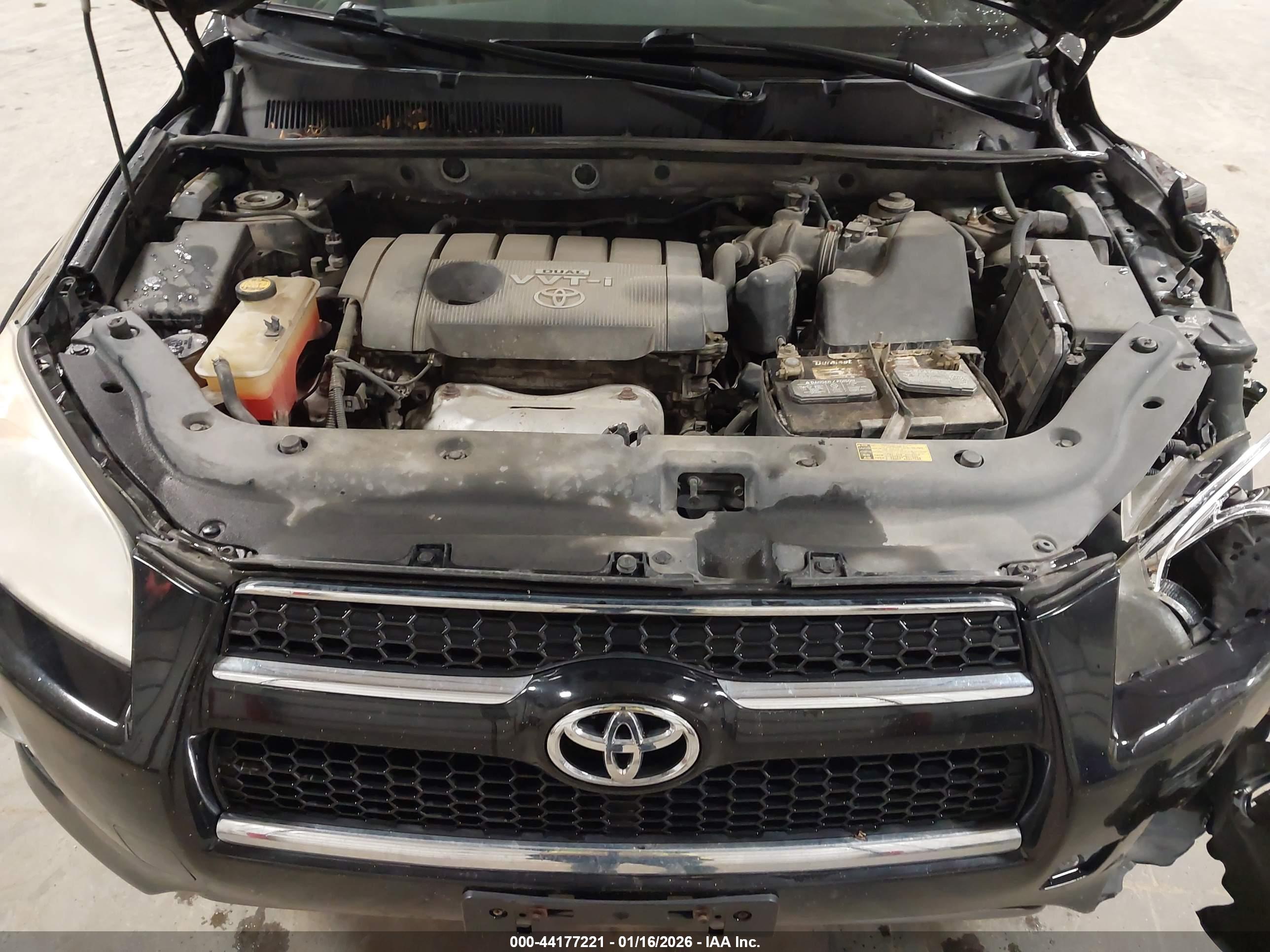 TOYOTA RAV4 image 10