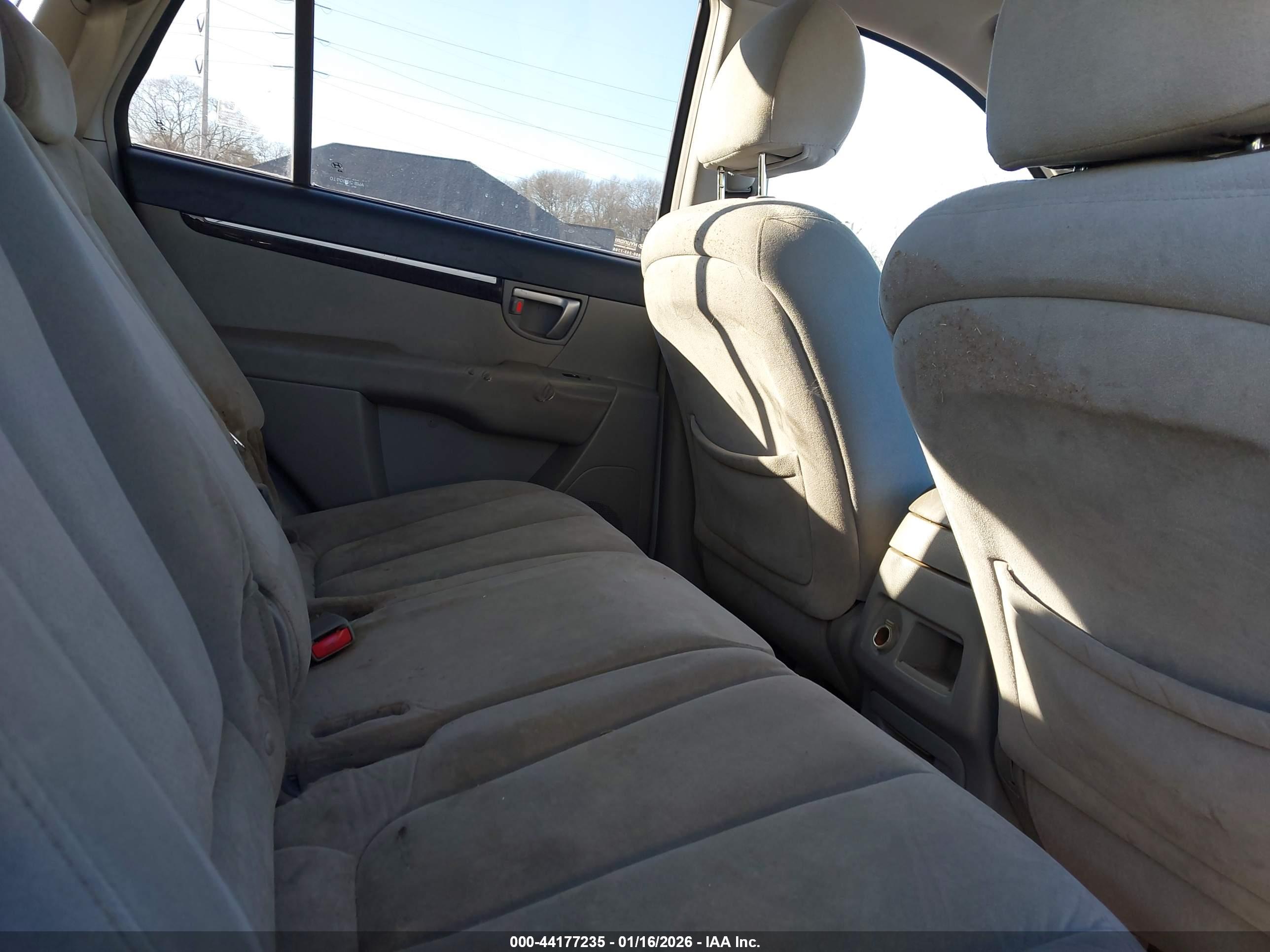 HYUNDAI SANTA image 8