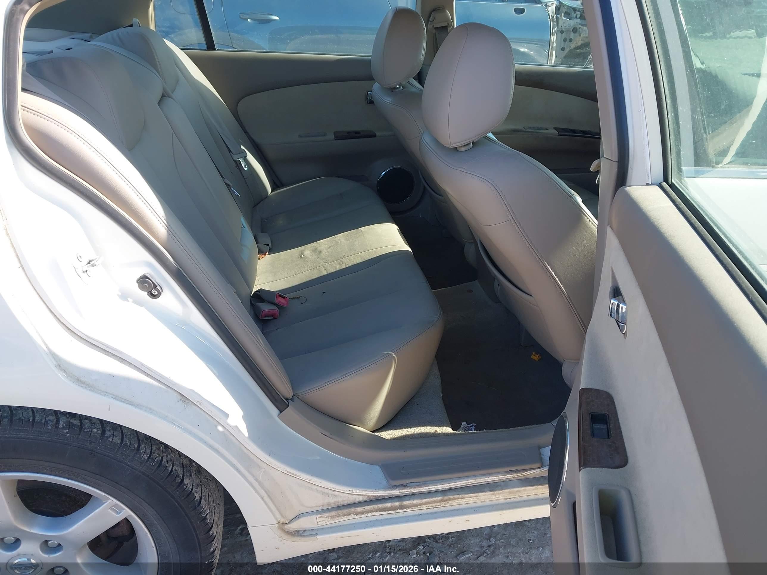 NISSAN ALTIMA image 8