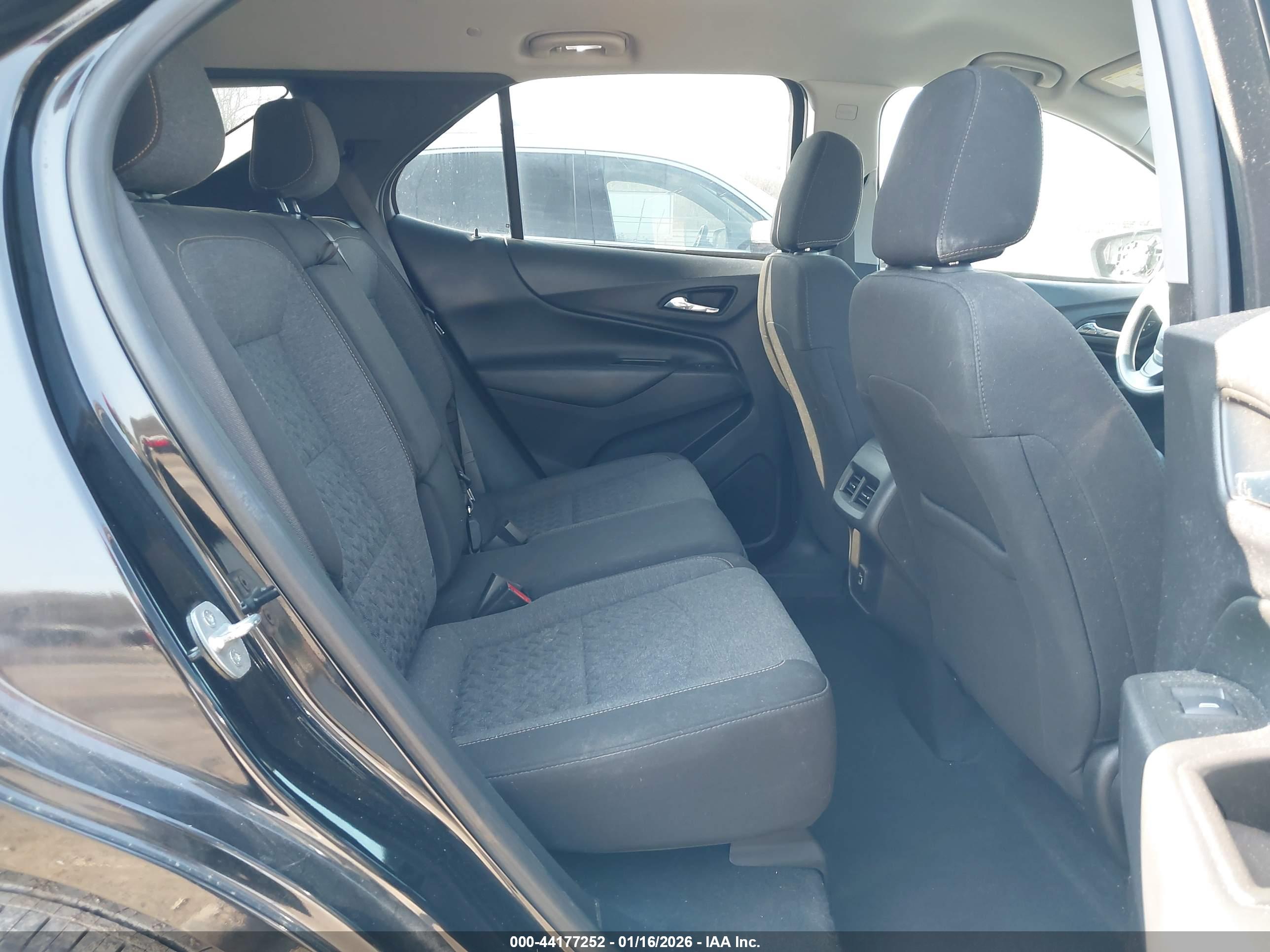 CHEVROLET EQUINOX image 8