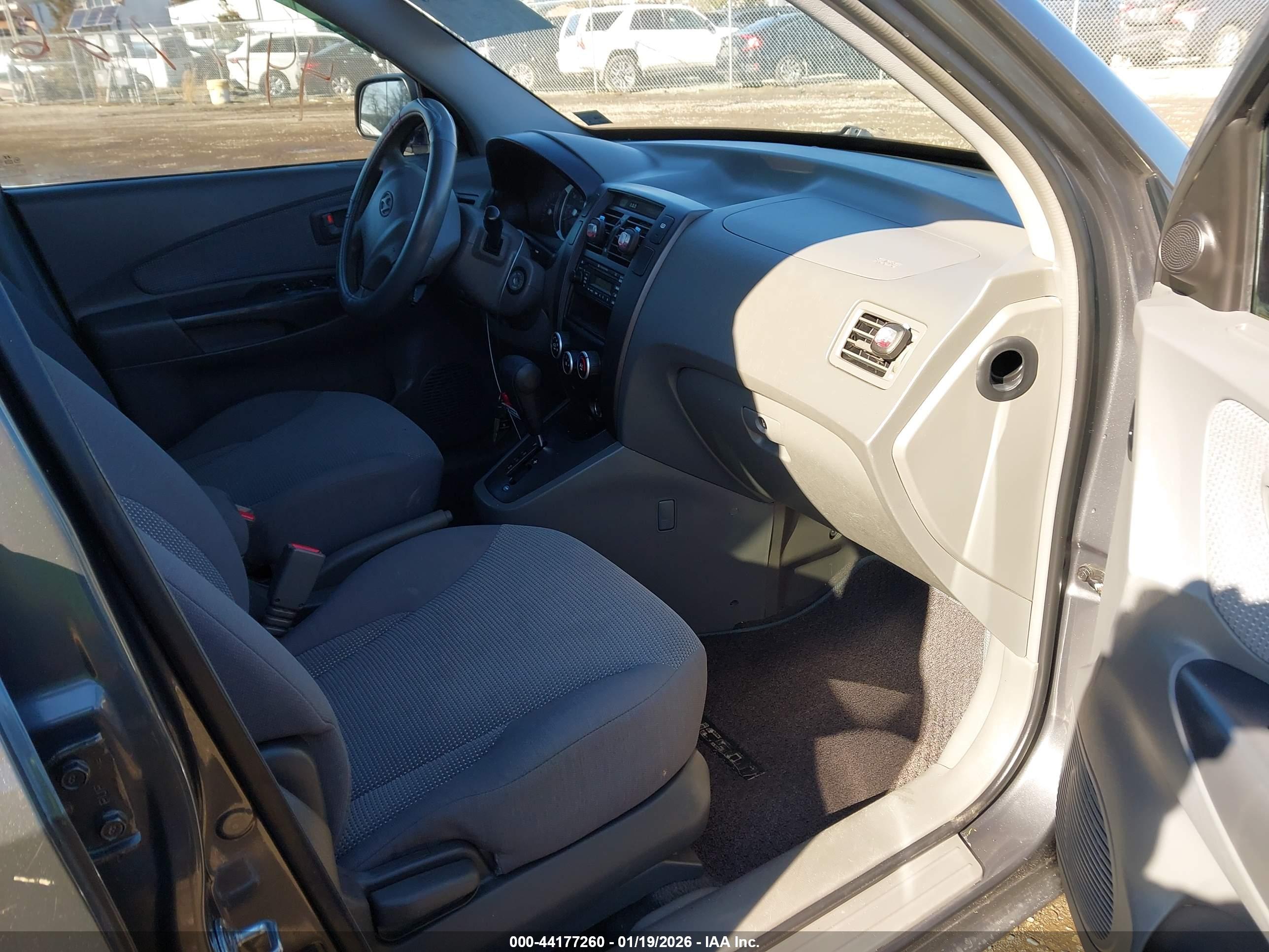 HYUNDAI TUCSON image 5