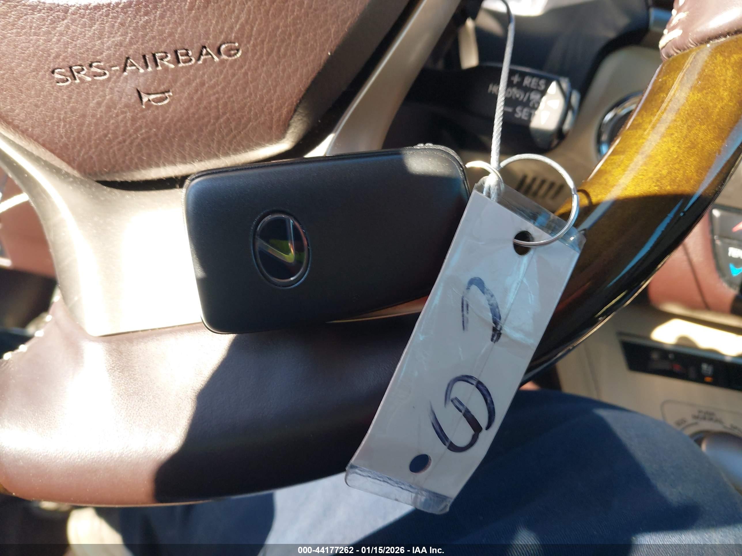 LEXUS ES image 11