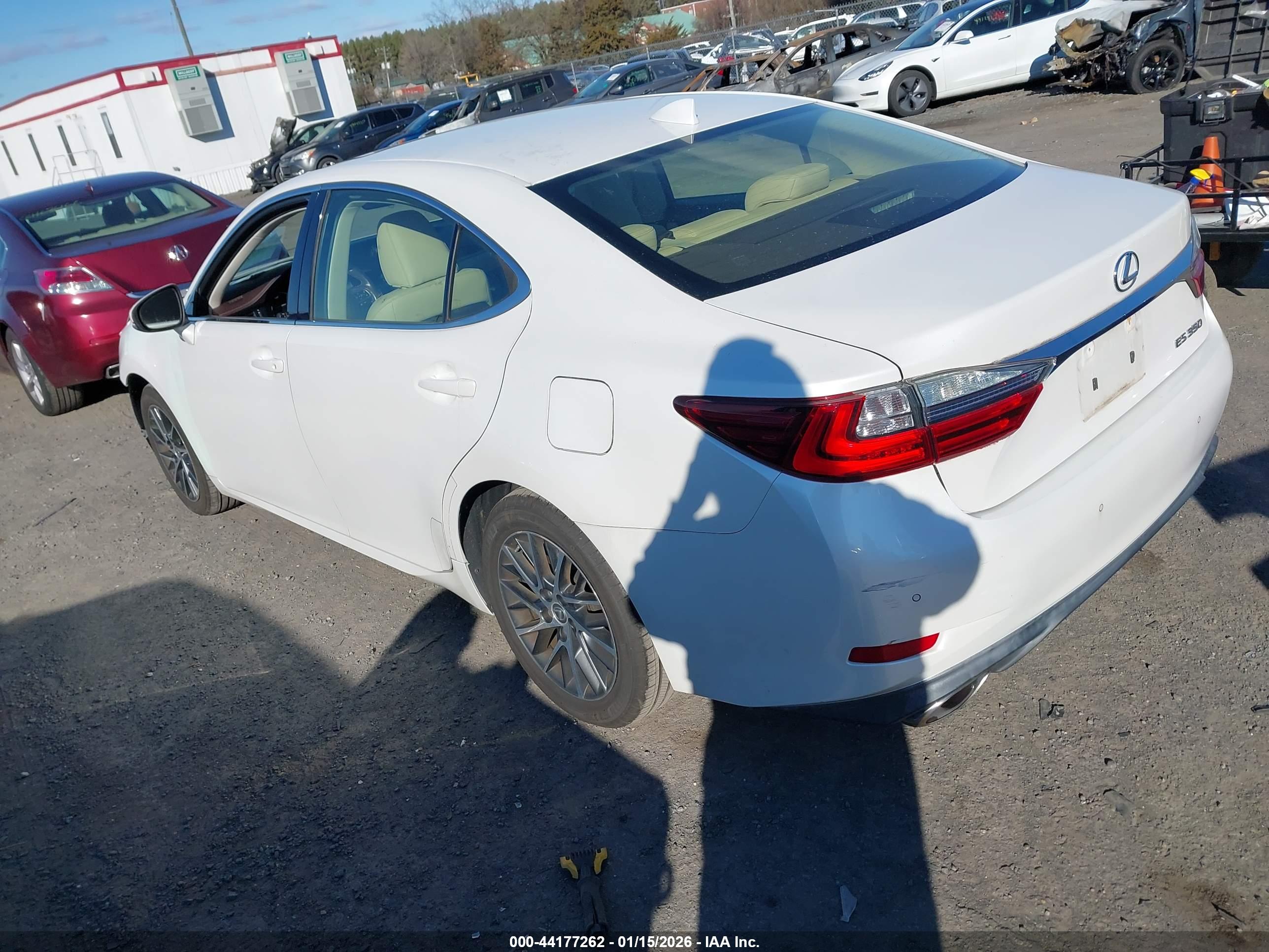 LEXUS ES image 3