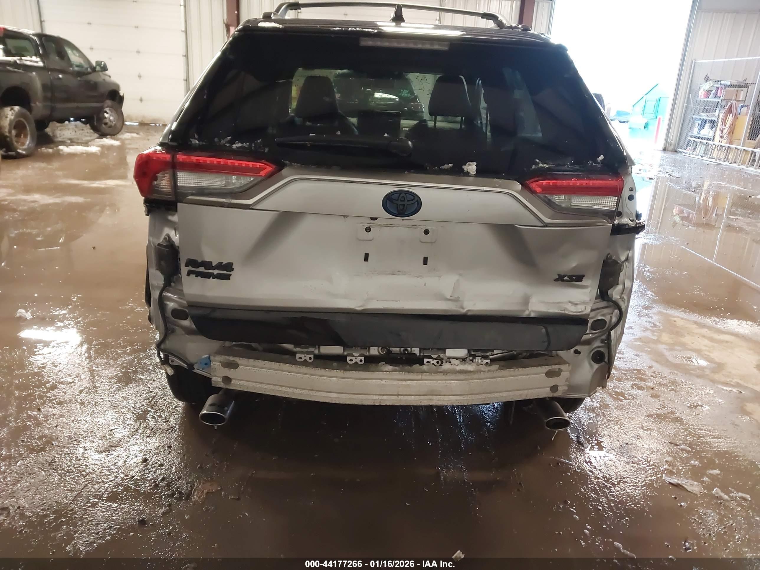TOYOTA RAV4 image 6