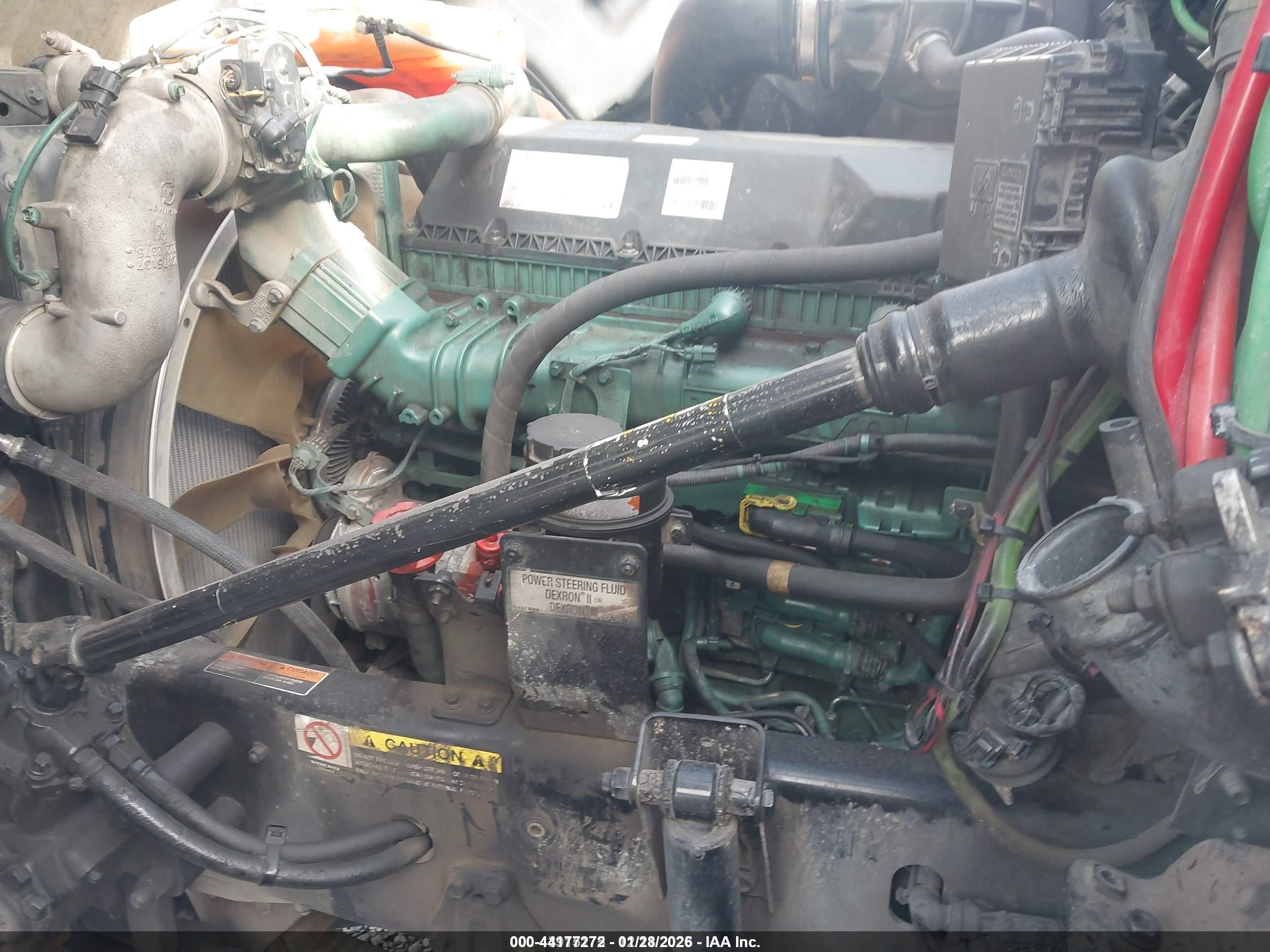 VOLVO VNL image 10