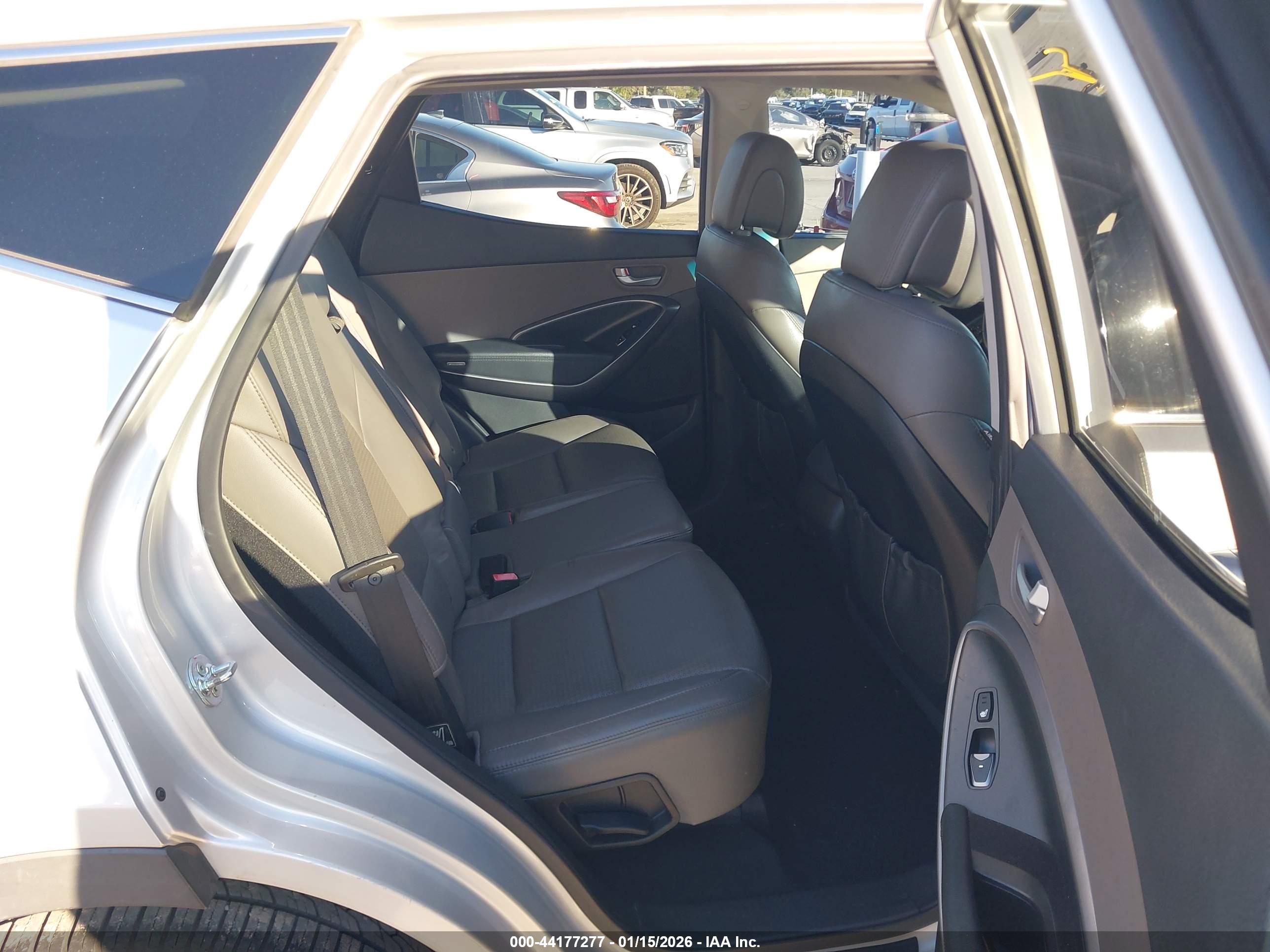 HYUNDAI SANTA image 8