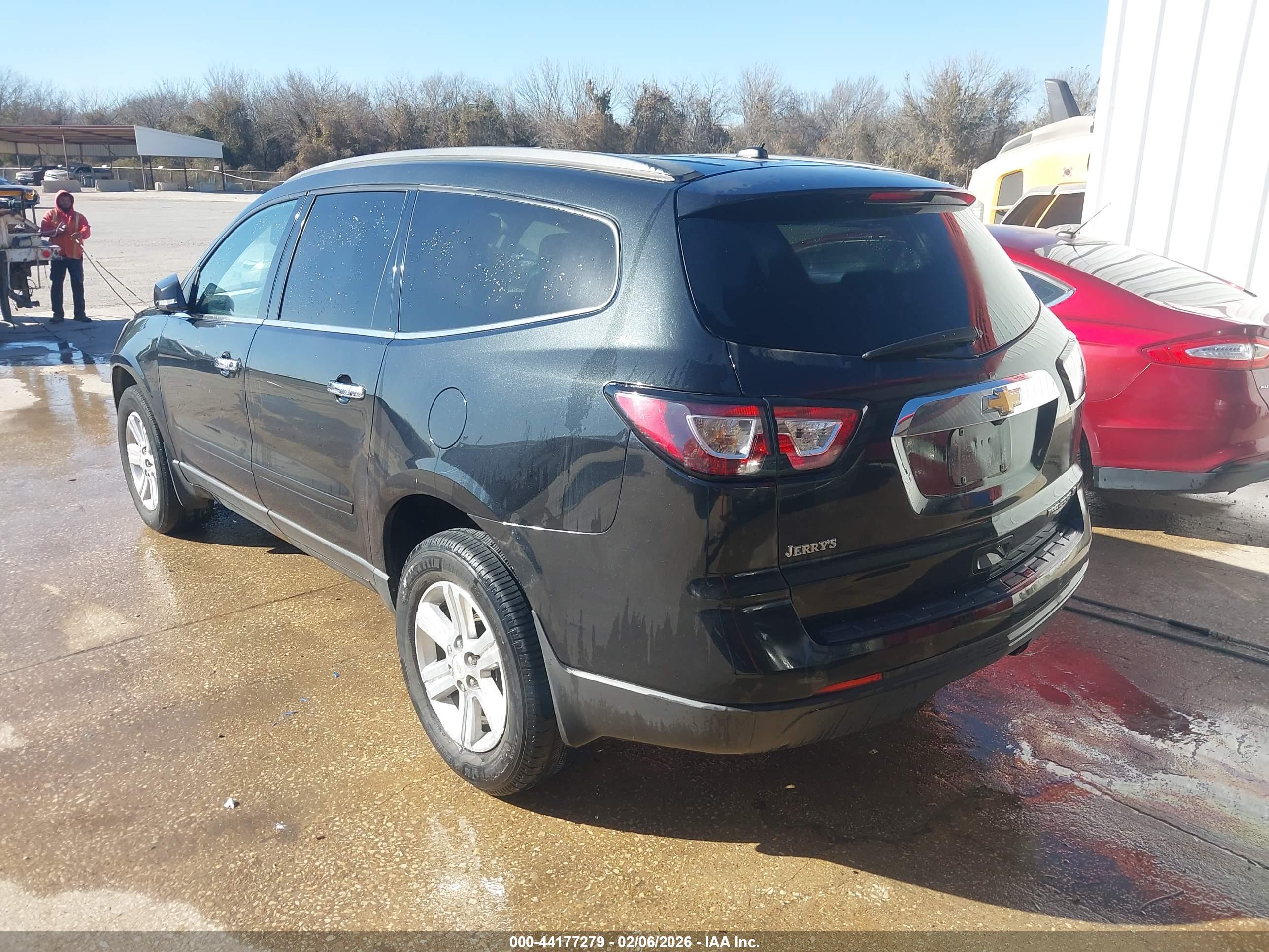 CHEVROLET TRAVERSE image 3