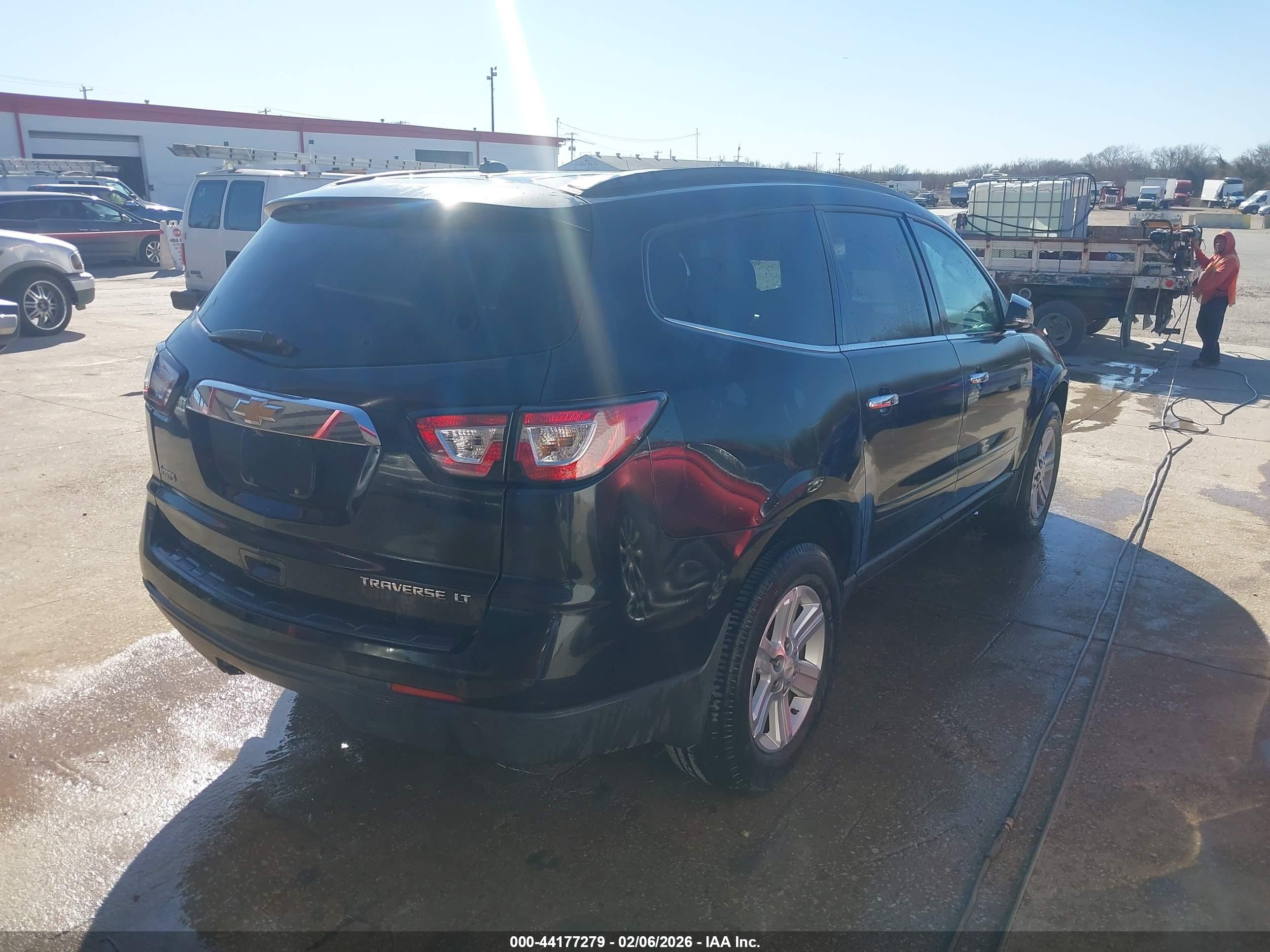 CHEVROLET TRAVERSE image 4