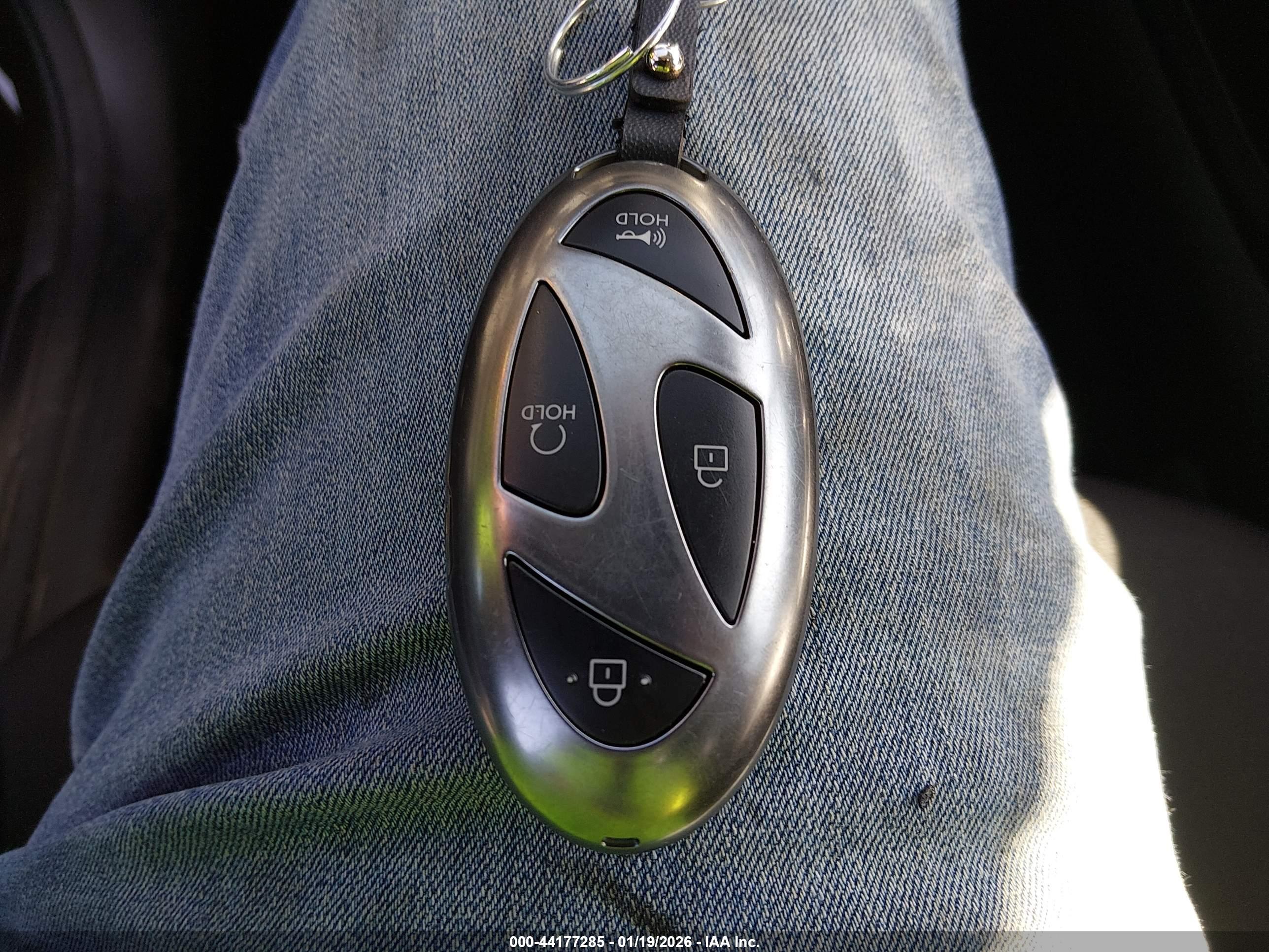 HYUNDAI TUCSON image 11