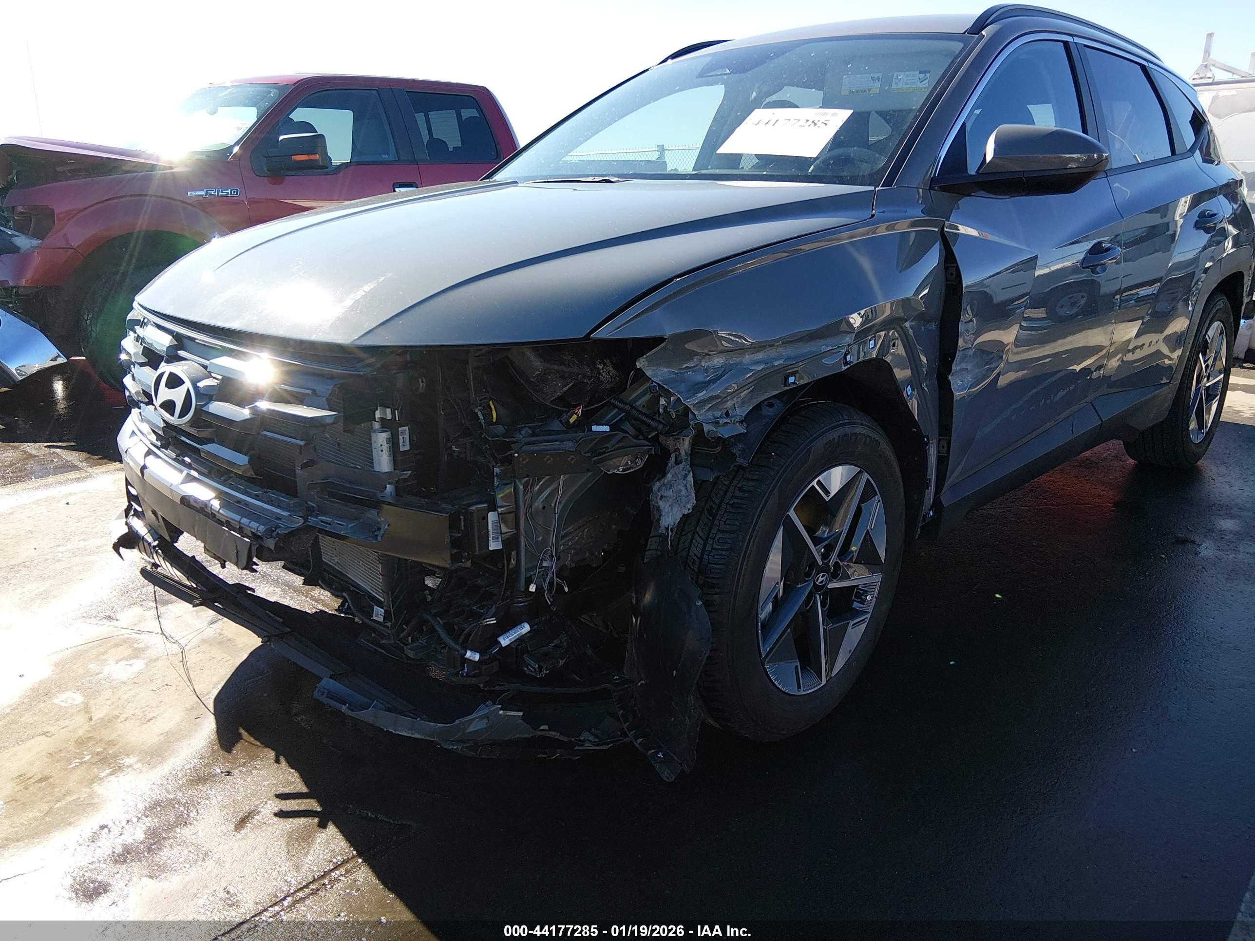 HYUNDAI TUCSON image 6