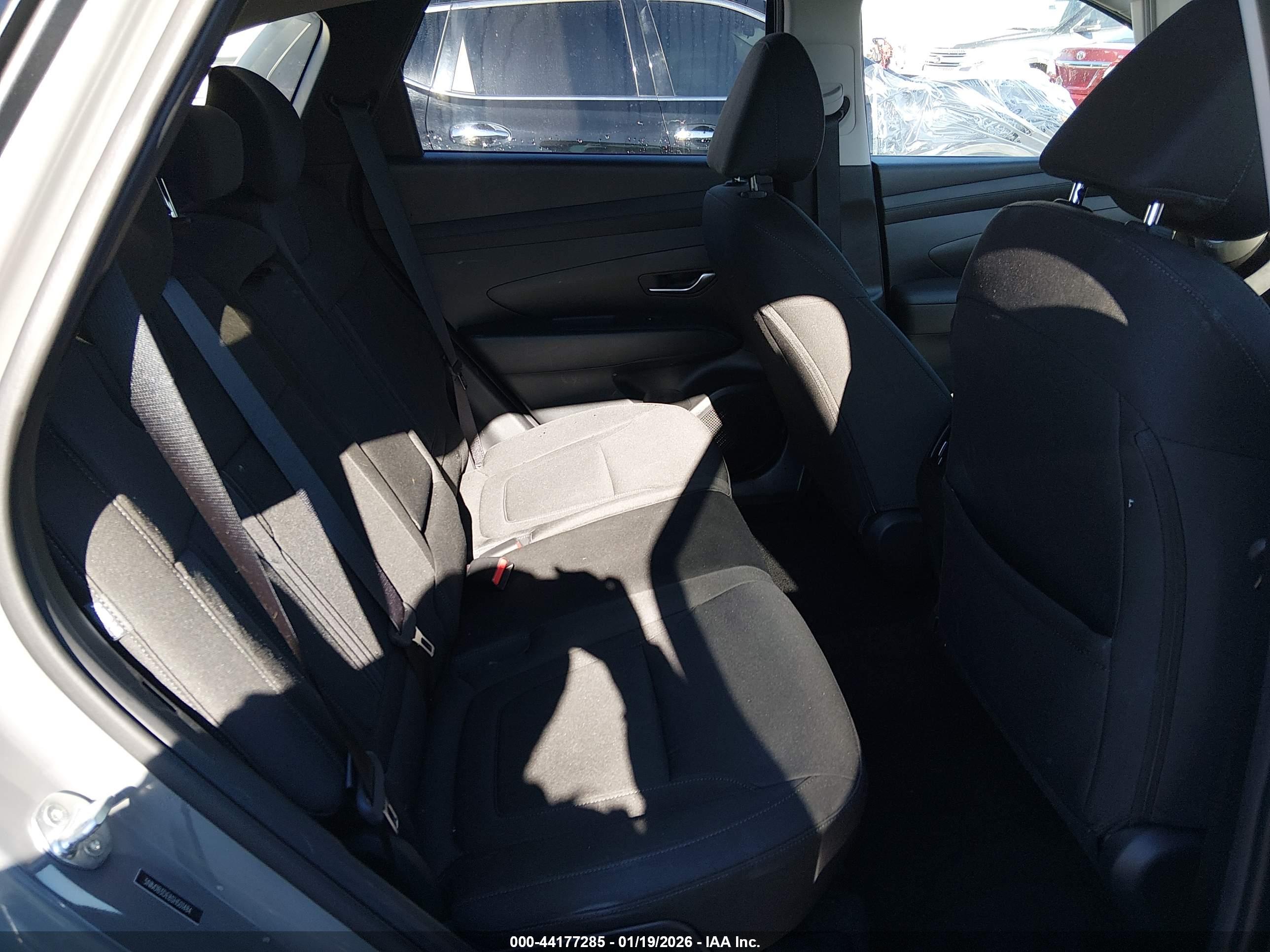 HYUNDAI TUCSON image 8