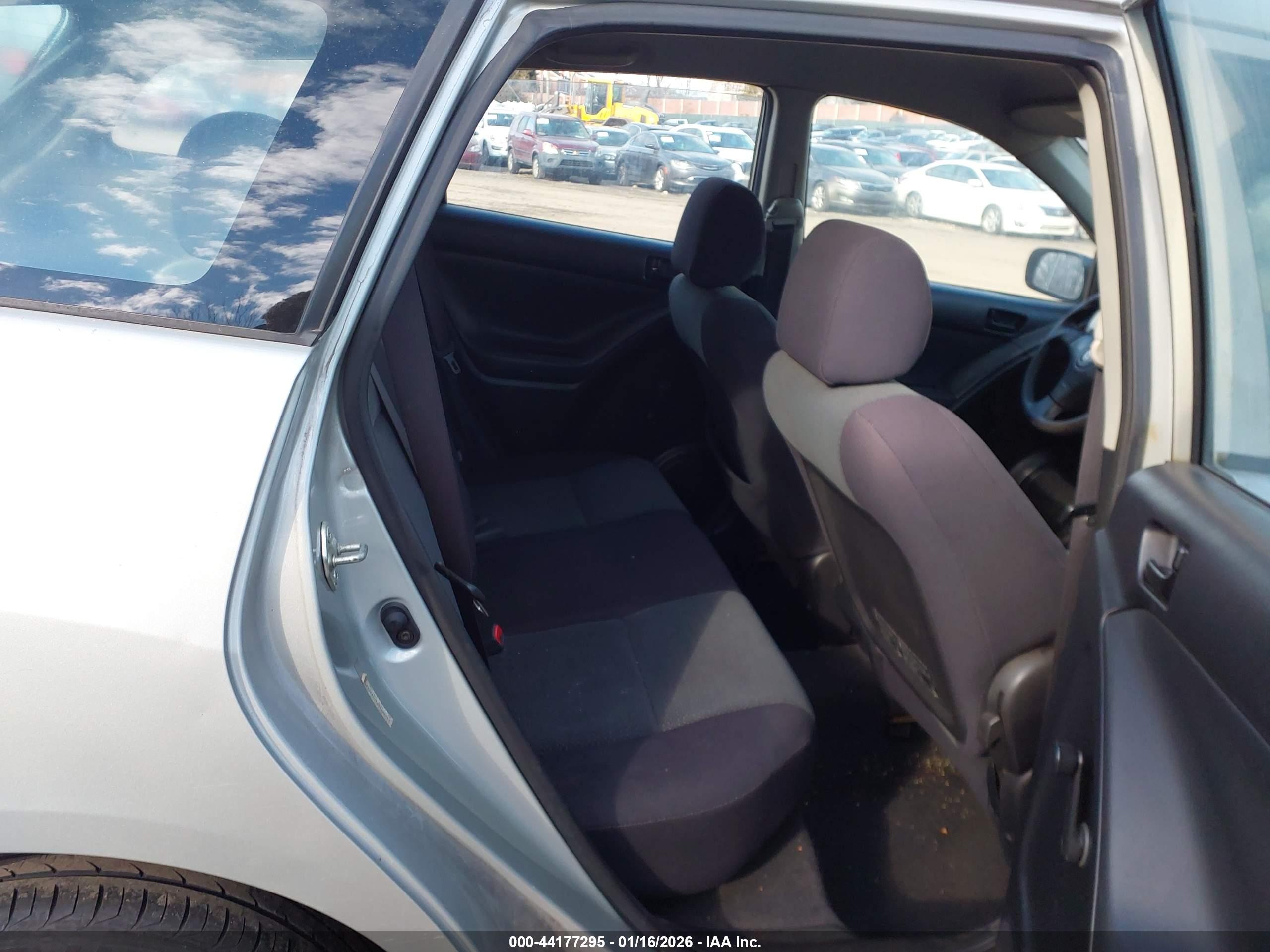 TOYOTA MATRIX image 8