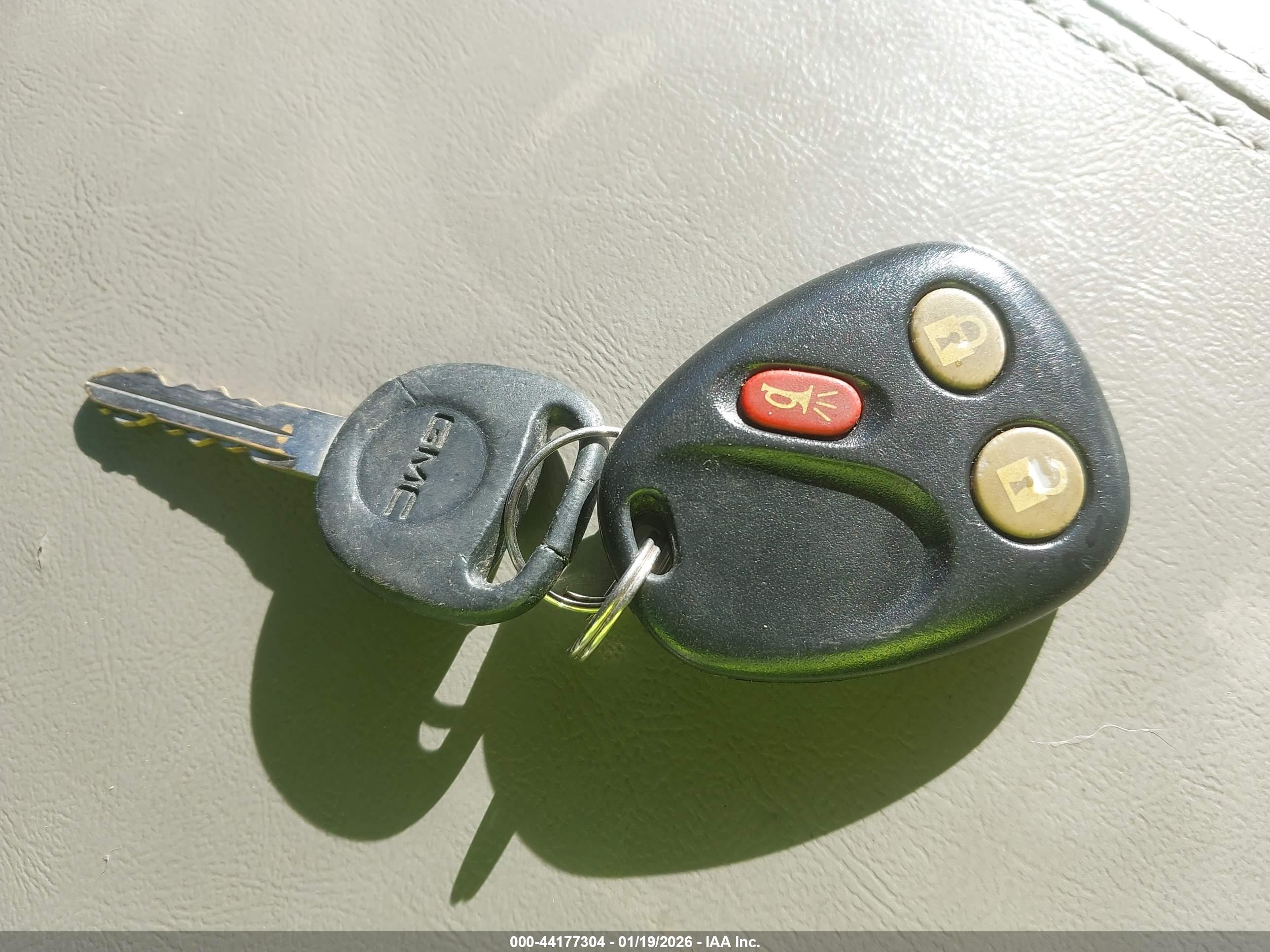 GMC YUKON image 11