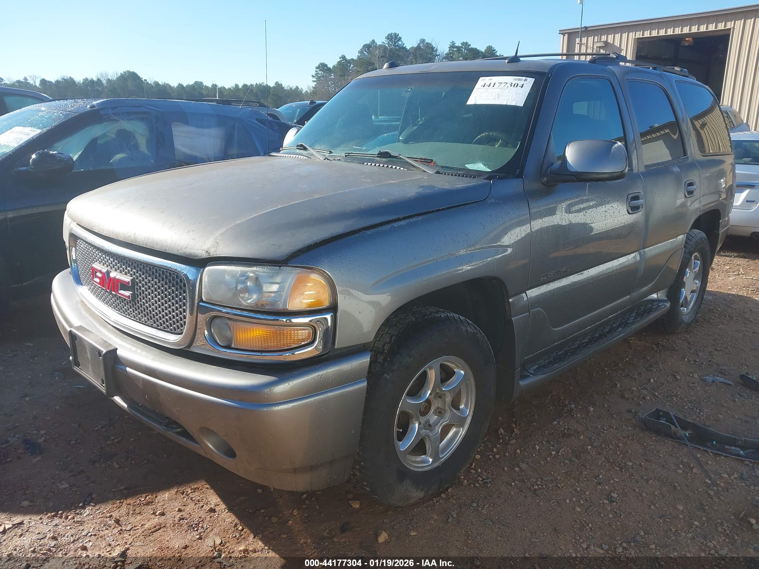 GMC YUKON image 2