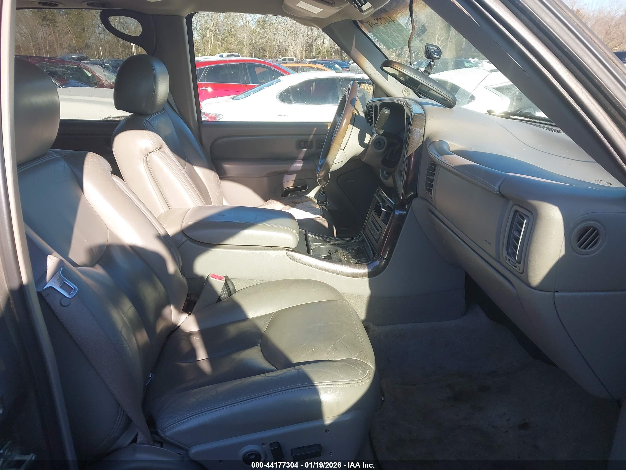 GMC YUKON image 5