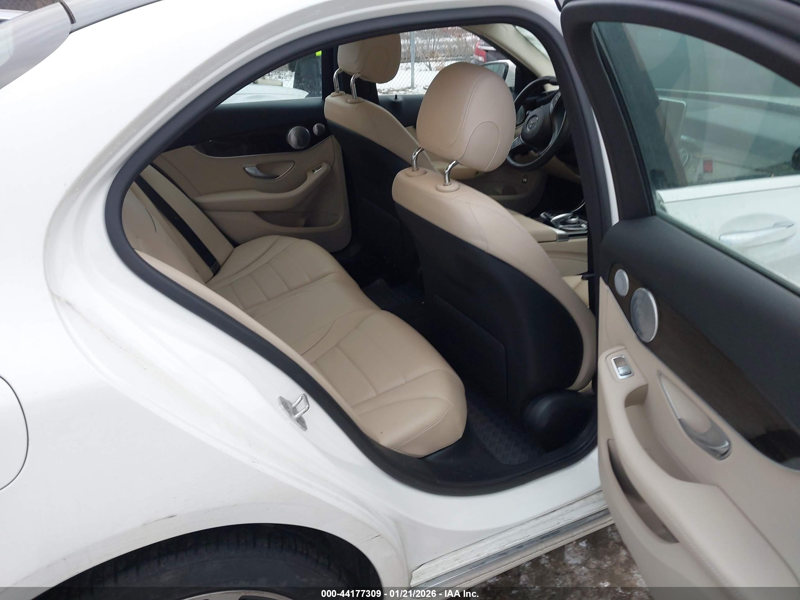 MERCEDES-BENZ C image 8