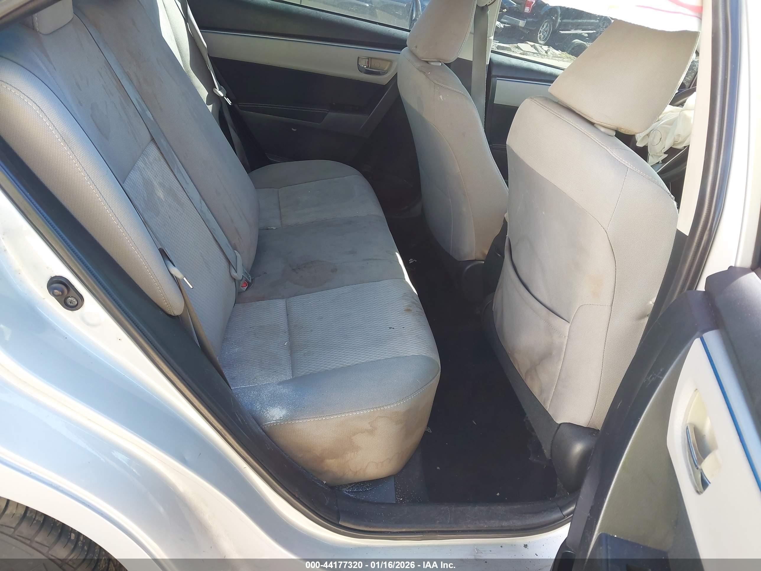 TOYOTA COROLLA image 8