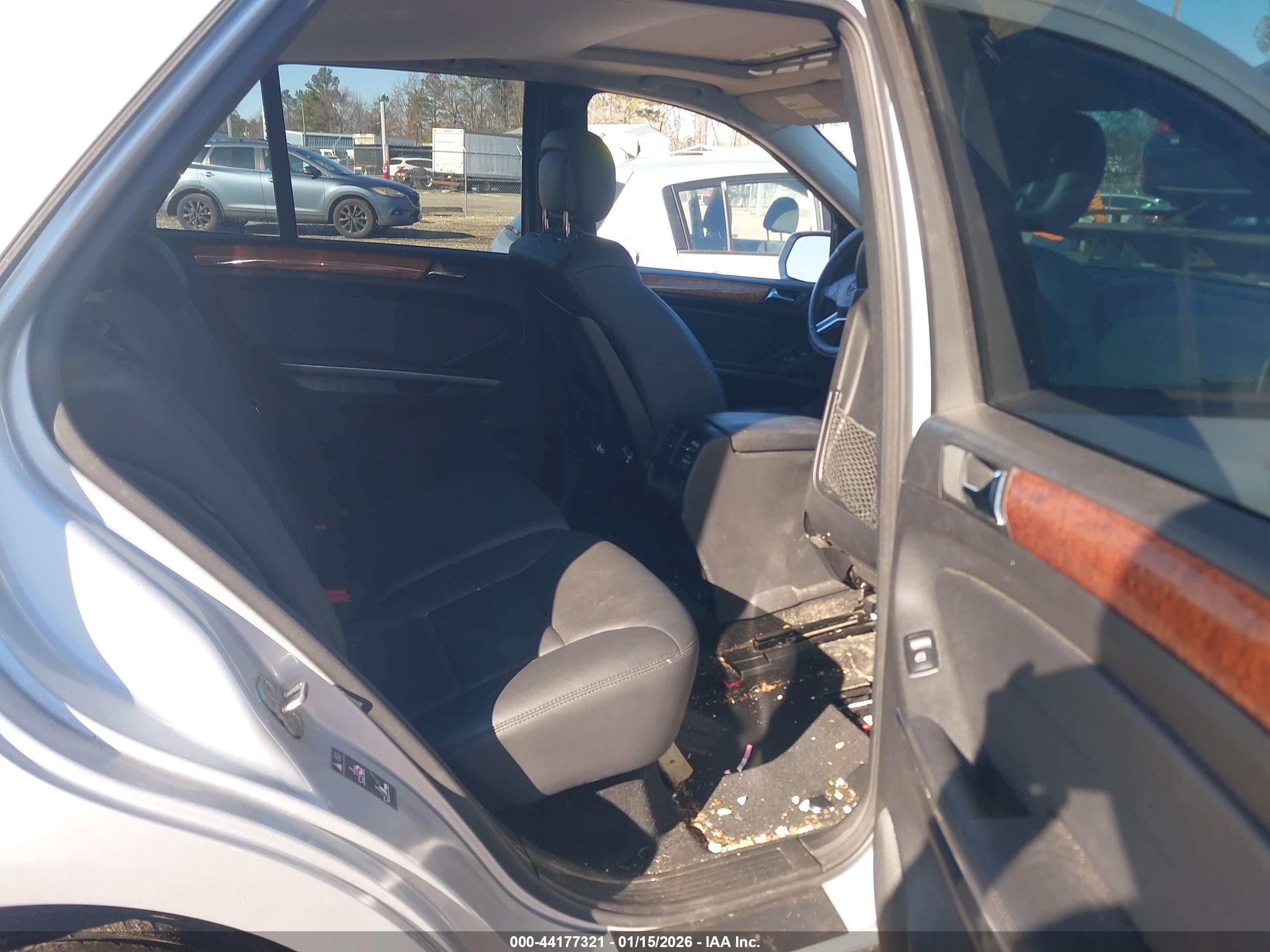 MERCEDES-BENZ ML image 8